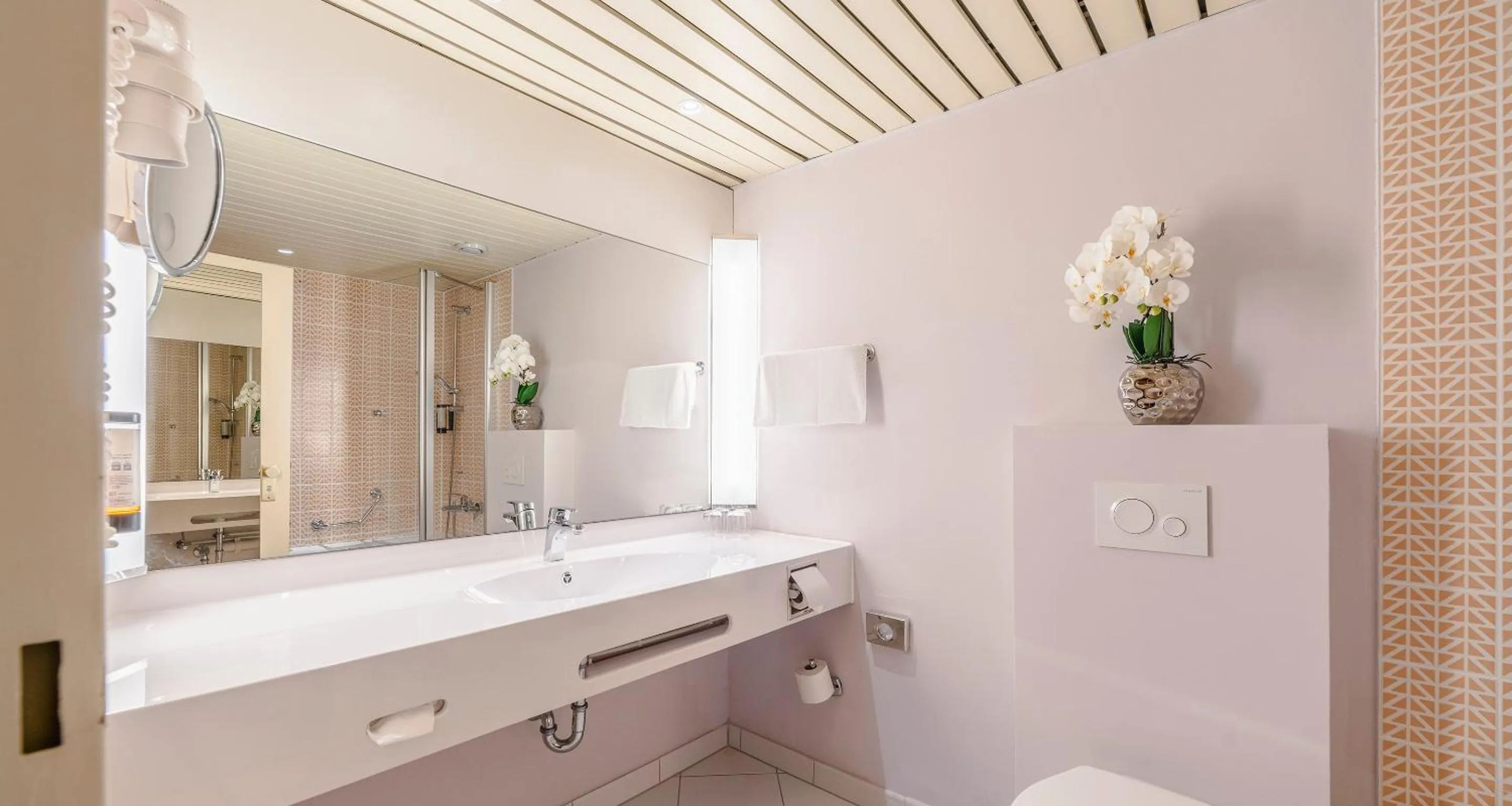 Bathroom in The Q - Quadro City Hotel