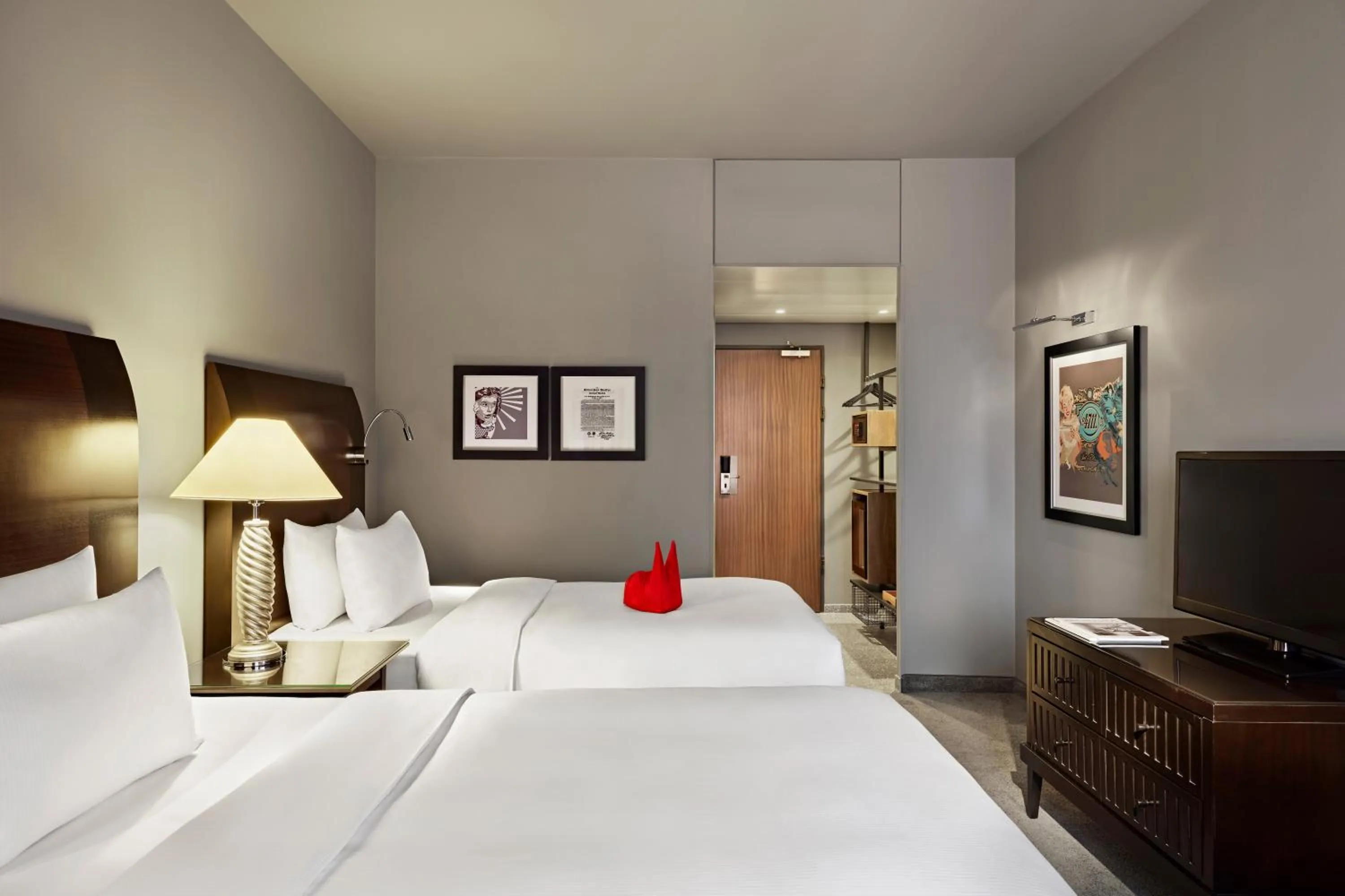 Photo of the whole room, Bed in Lindner Hotel Cologne City Plaza, part of JdV by Hyatt