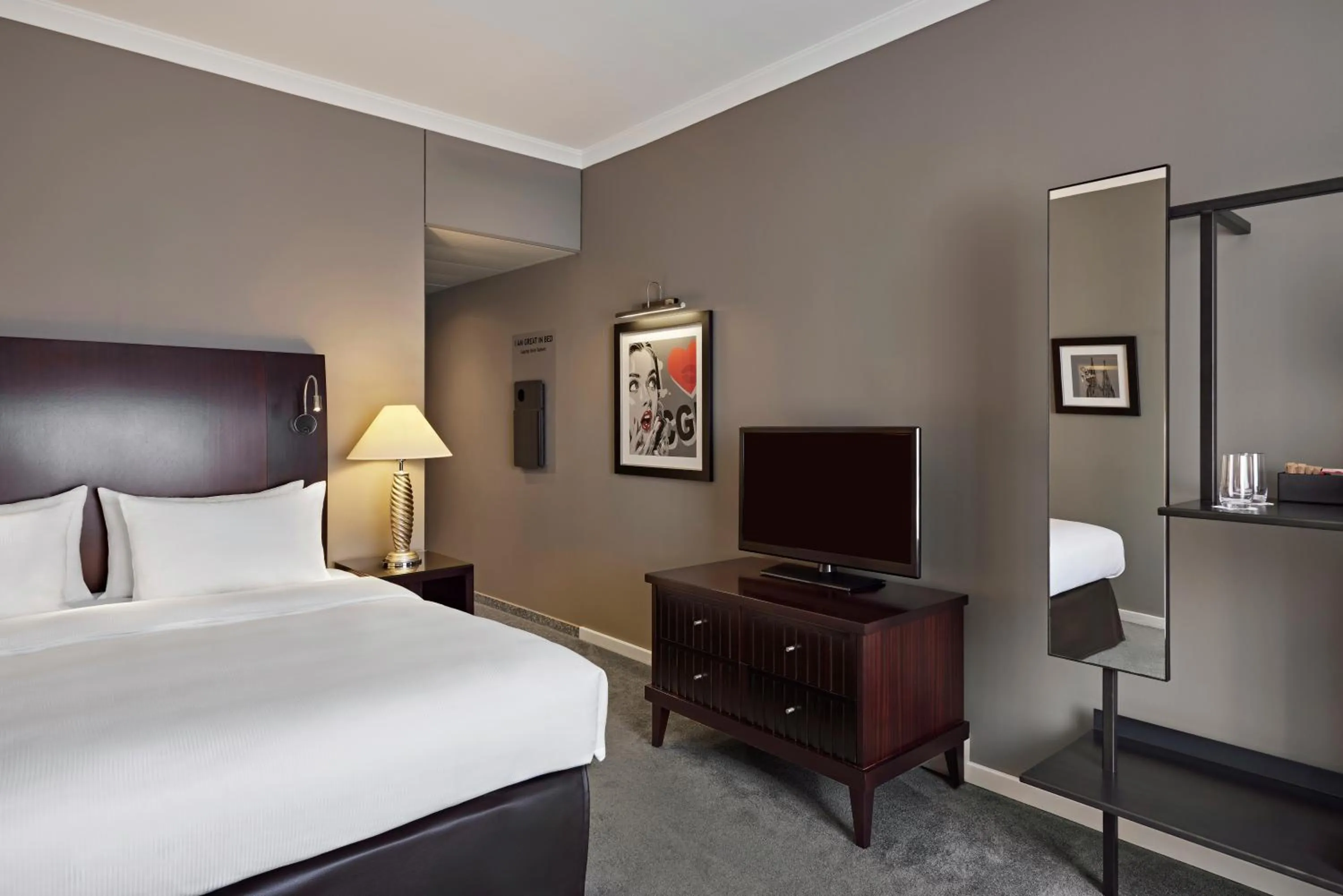 Bed in Lindner Hotel Cologne City Plaza, part of JdV by Hyatt