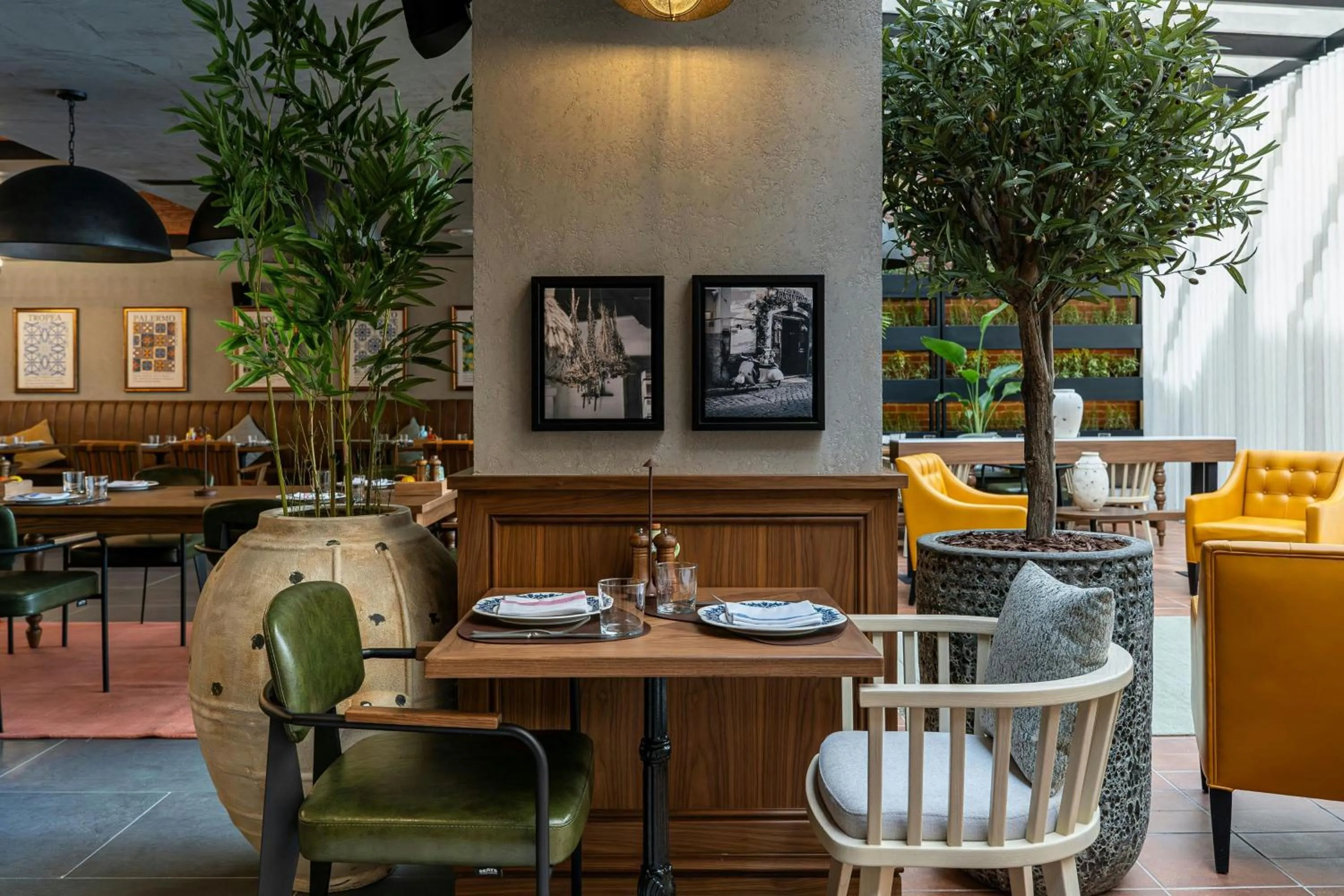 Restaurant/places to eat in Riyadh Marriott Hotel