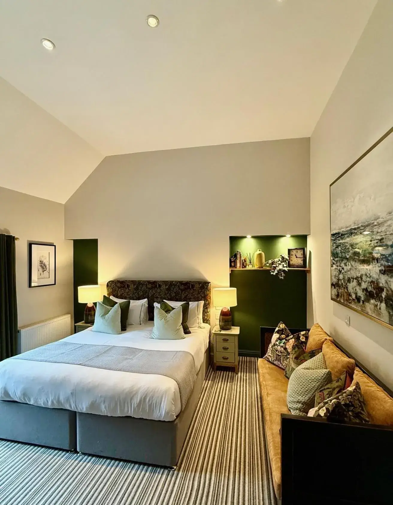 Deluxe King Room in Hebden Townhouse Deluxe King Room in Hebden Townhouse