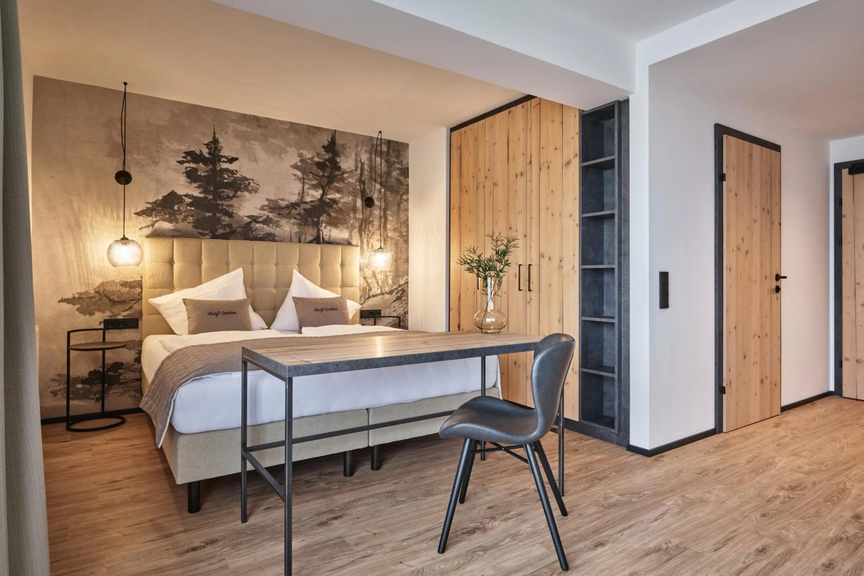 Staff, Bed in Alpendorf Hotel Stern