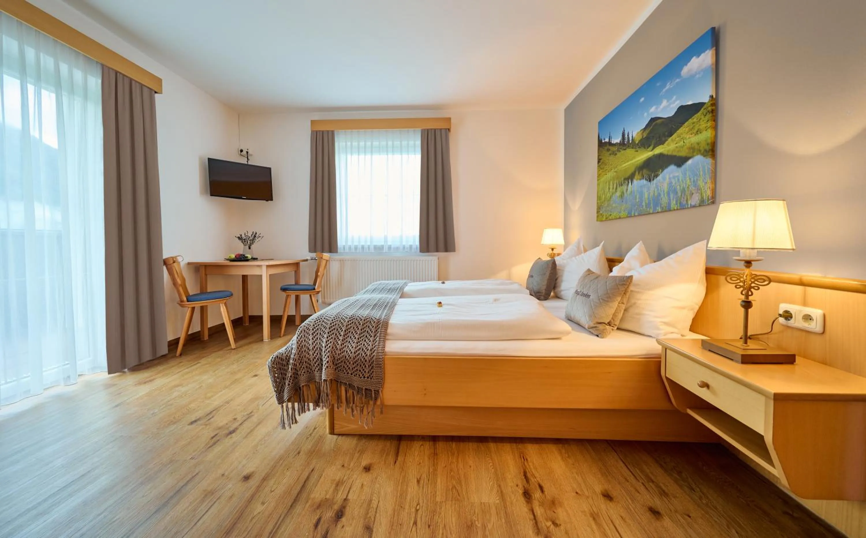 Staff, Bed in Alpendorf Hotel Stern