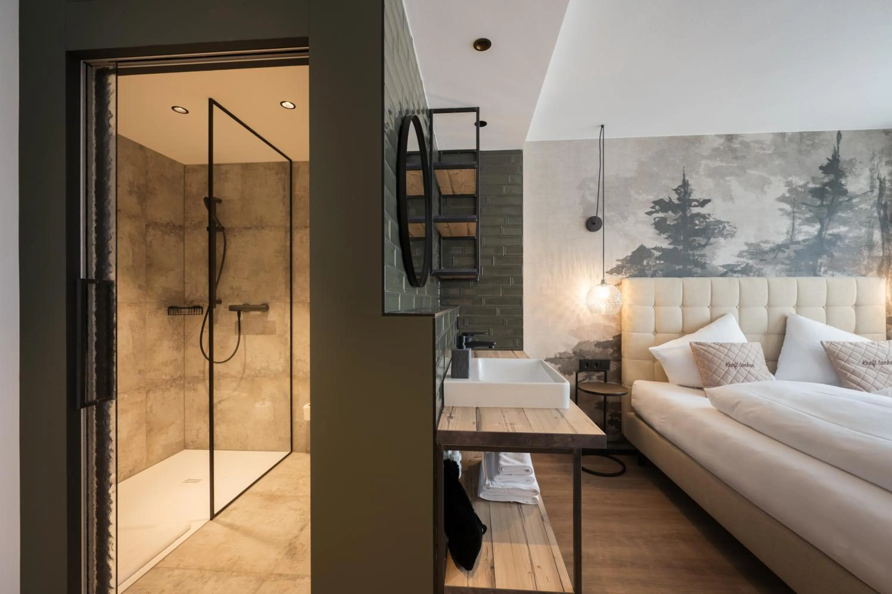 Staff, Bed in Alpendorf Hotel Stern