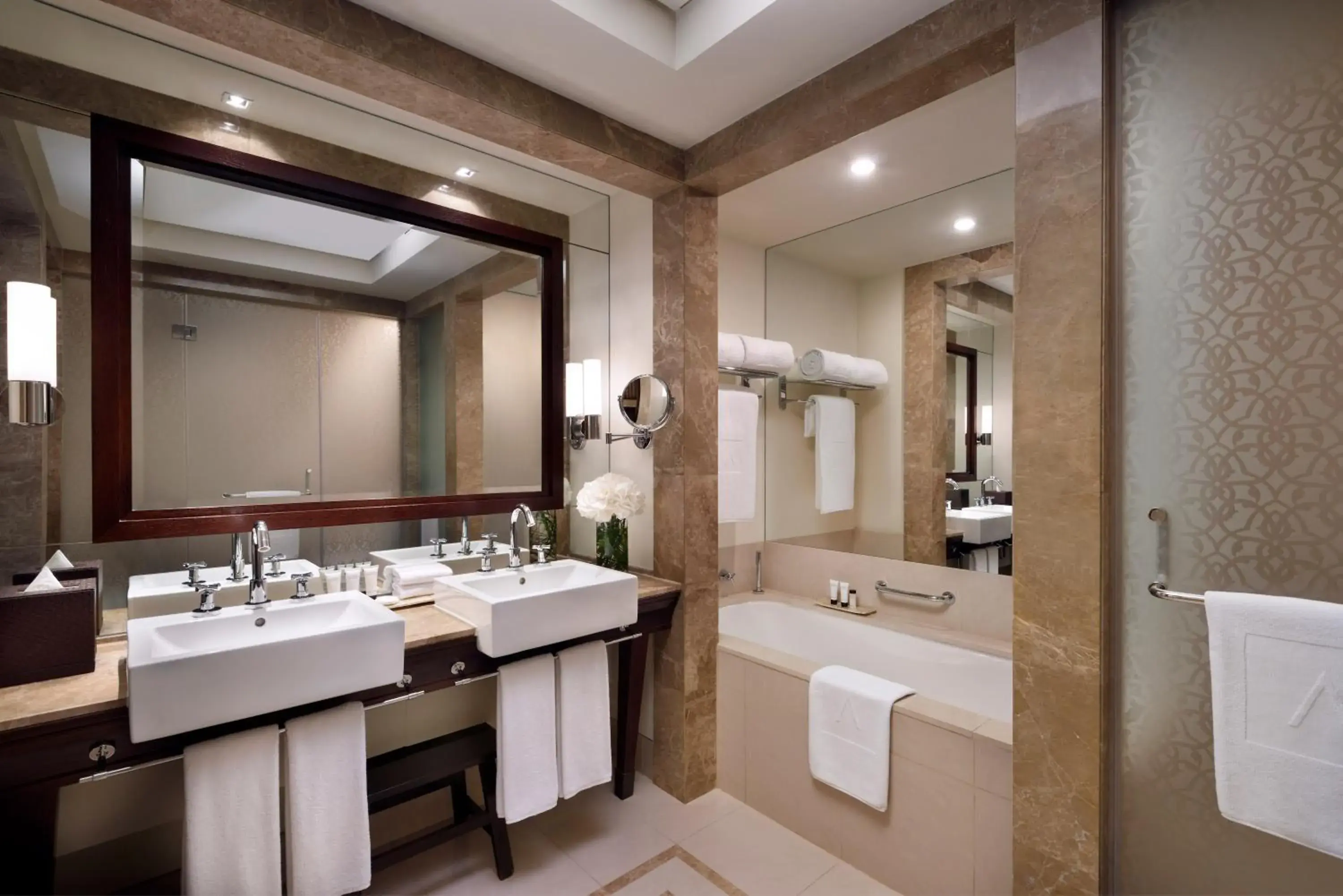 Palace Suite Lake View in Palace Downtown Palace Suite Lake View in Palace Downtown