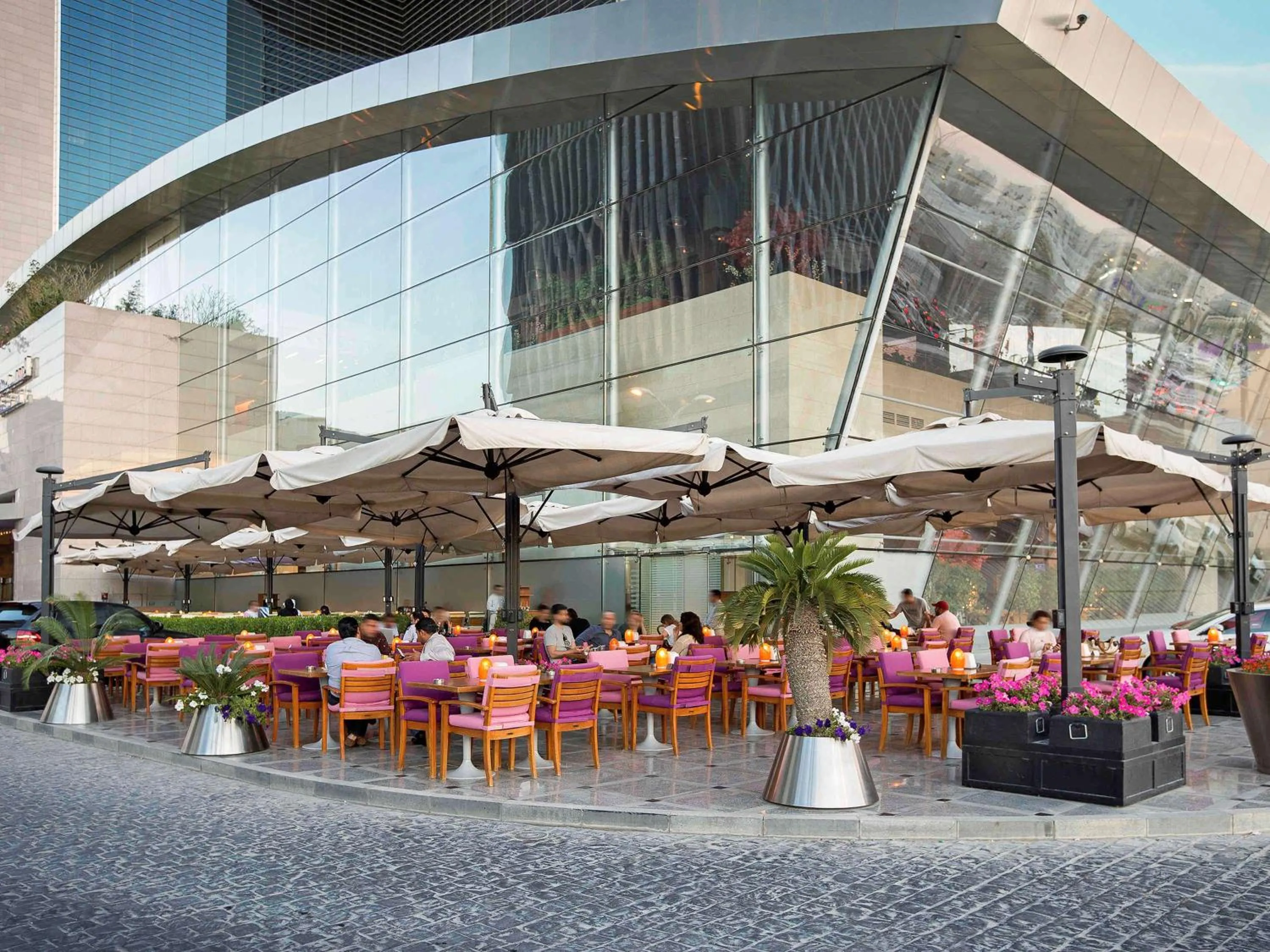 Restaurant/places to eat in La Cigale Hotel Managed by Accor