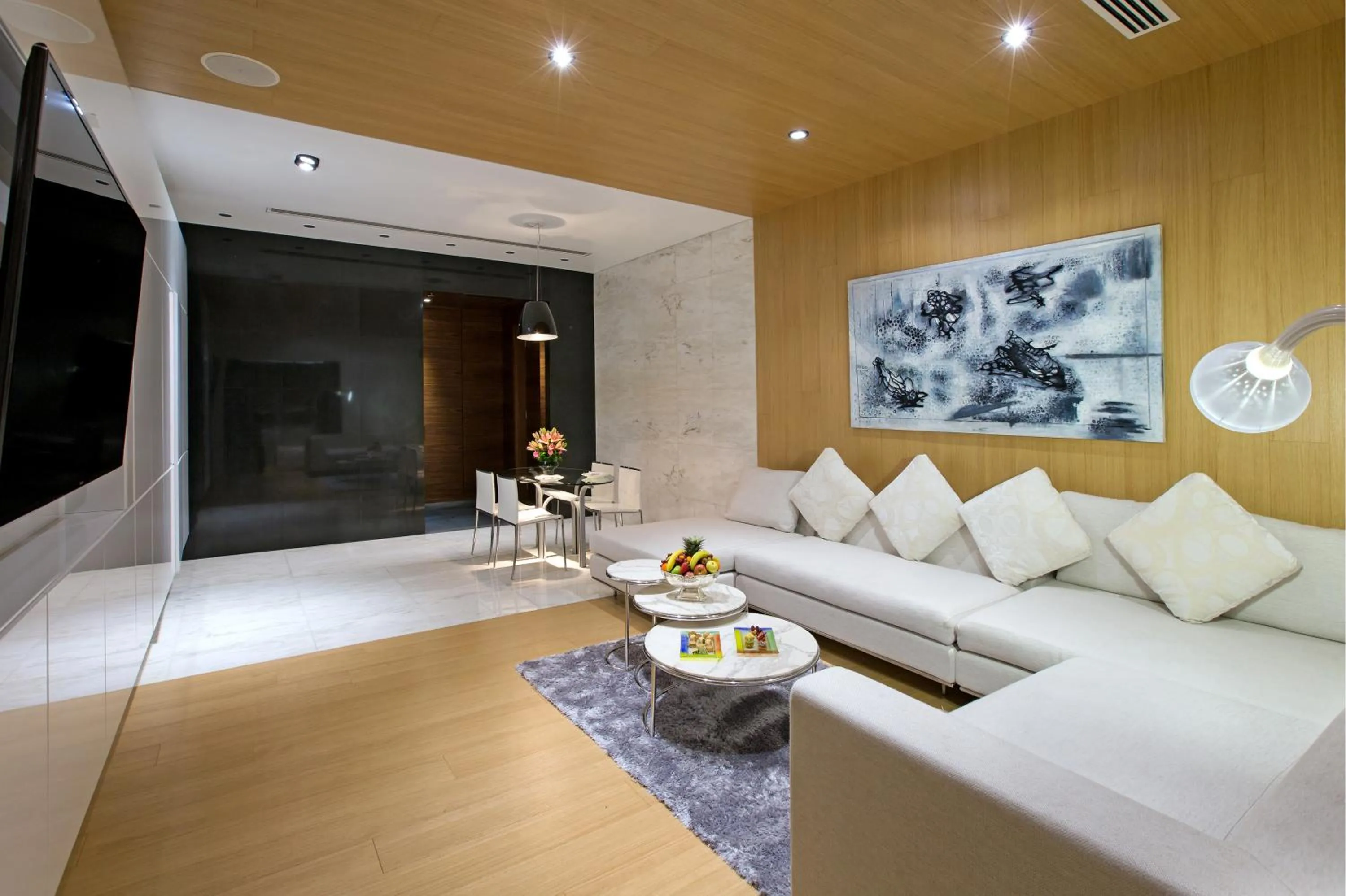 TV and multimedia in La Cigale Hotel Managed by Accor