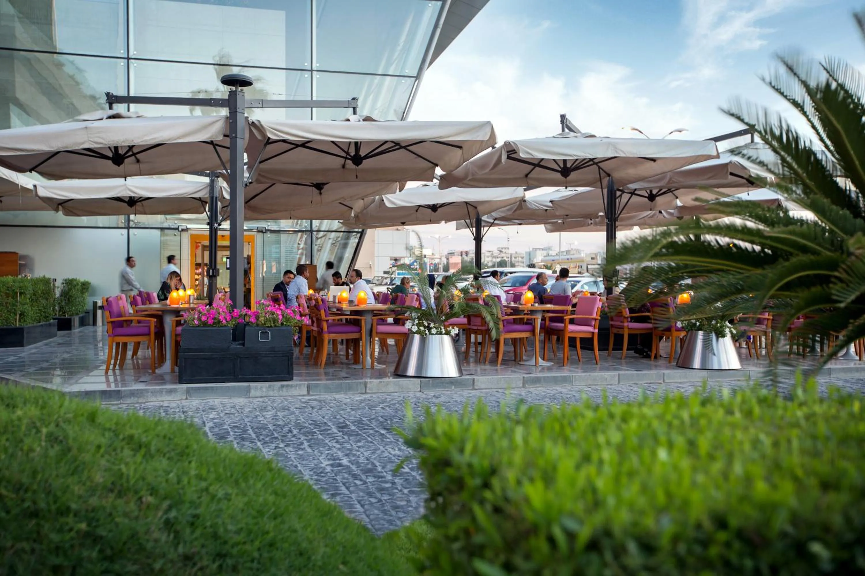 Restaurant/places to eat in La Cigale Hotel Managed by Accor