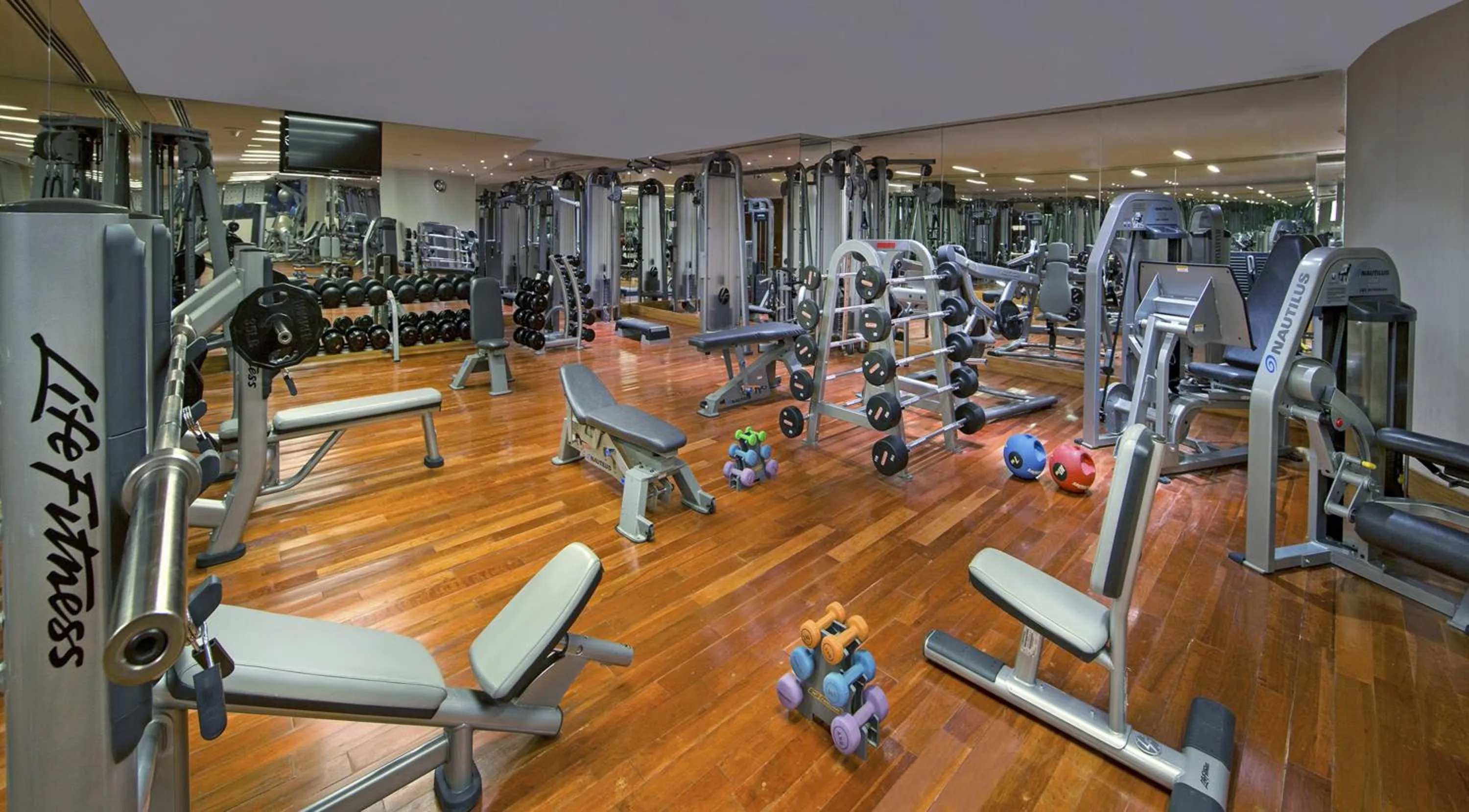 Fitness centre/facilities in La Cigale Hotel Managed by Accor