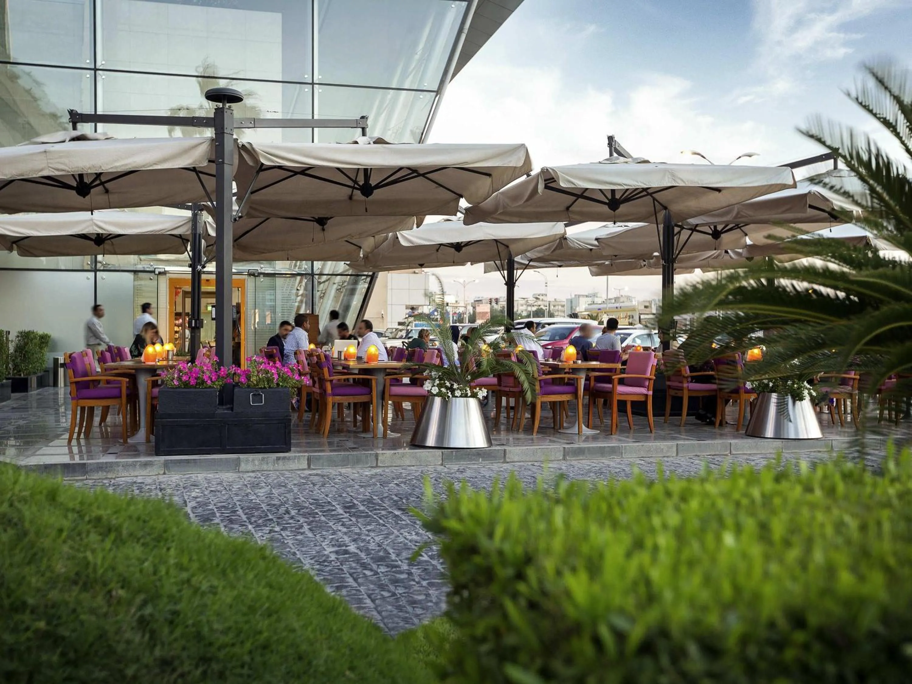 Restaurant/places to eat in La Cigale Hotel Managed by Accor