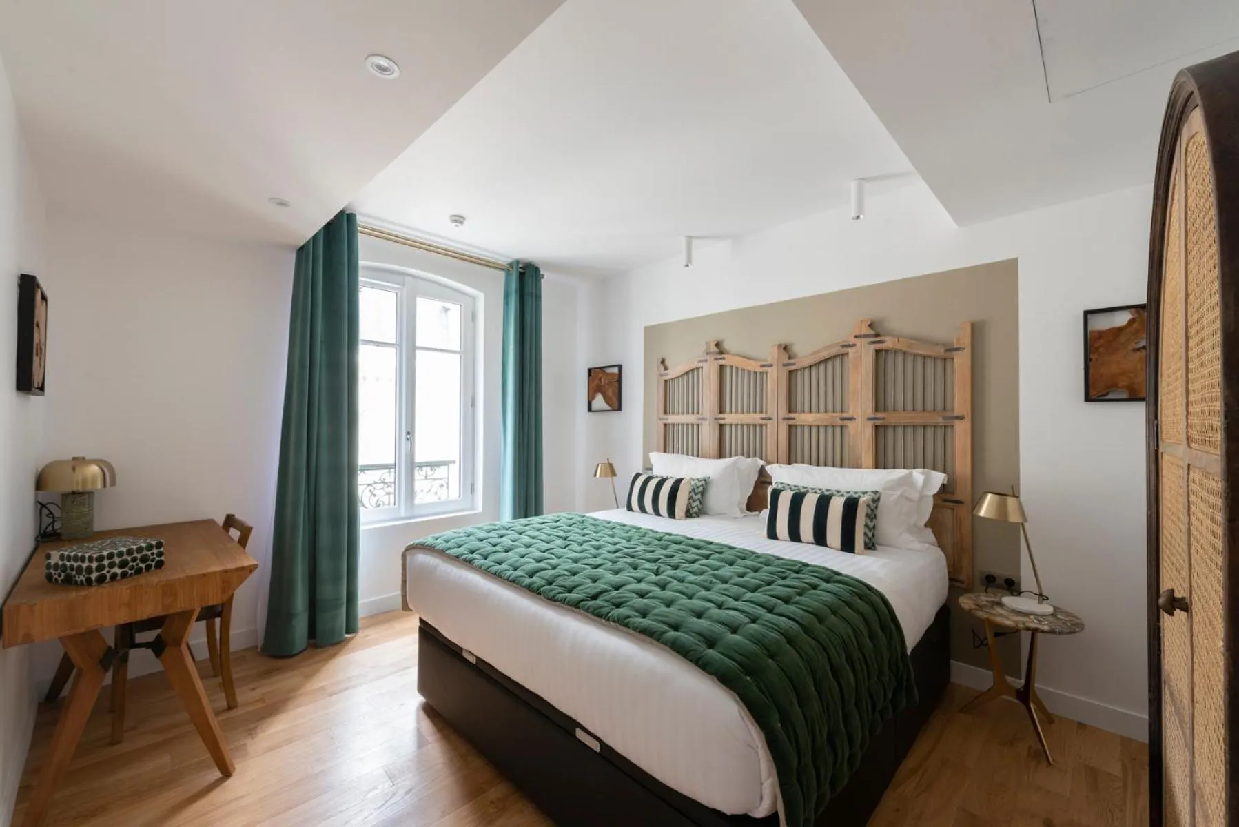 Other, Bed in O'Lord, 4 Etoiles, Residence de Luxe Champs-Elysees