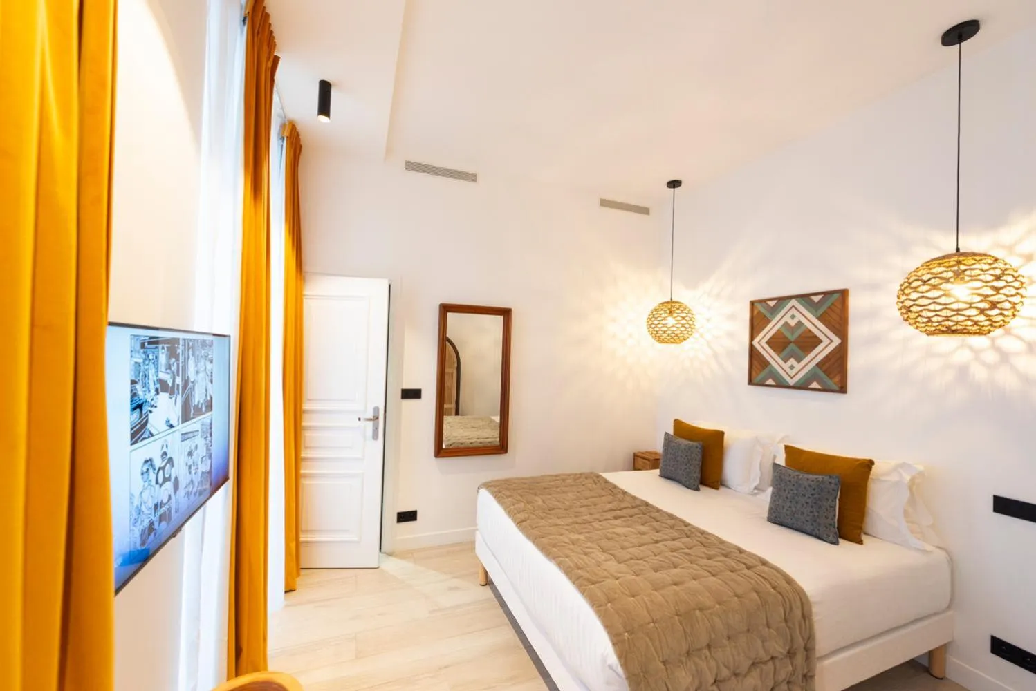 Other, Bed in O'Lord, 4 Etoiles, Residence de Luxe Champs-Elysees