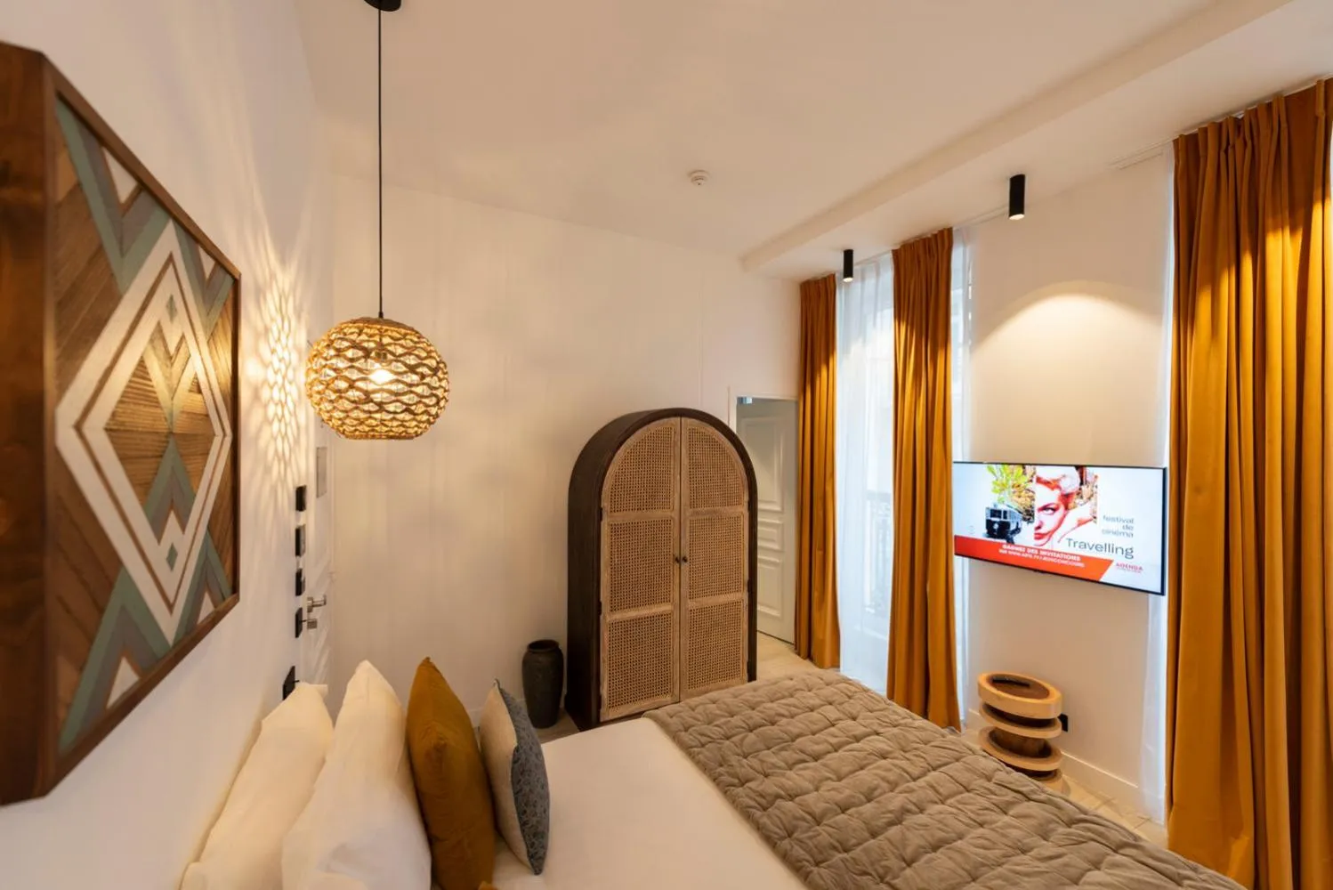 Other, Bed in O'Lord, 4 Etoiles, Residence de Luxe Champs-Elysees