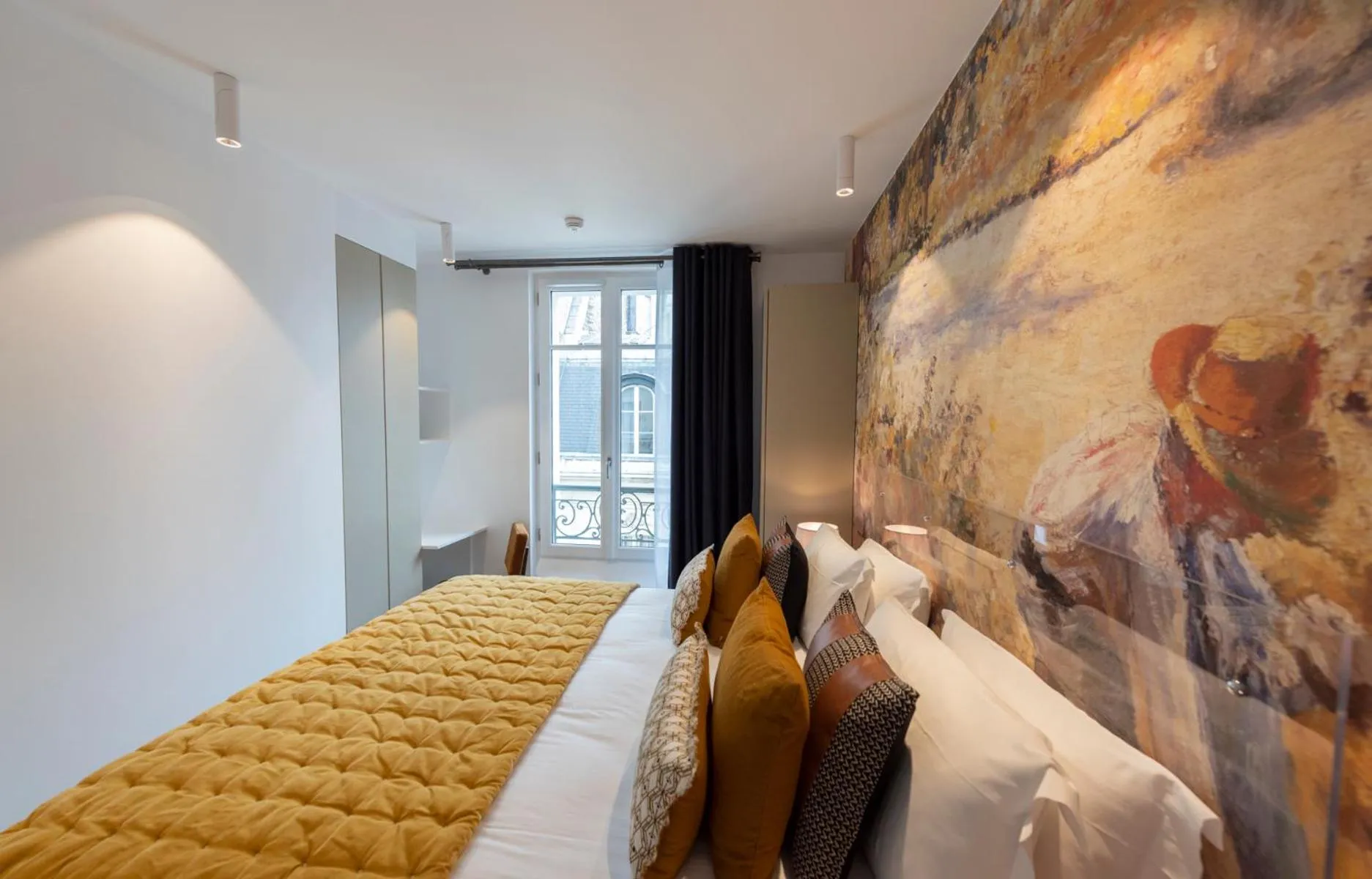 Other, Bed in O'Lord, 4 Etoiles, Residence de Luxe Champs-Elysees
