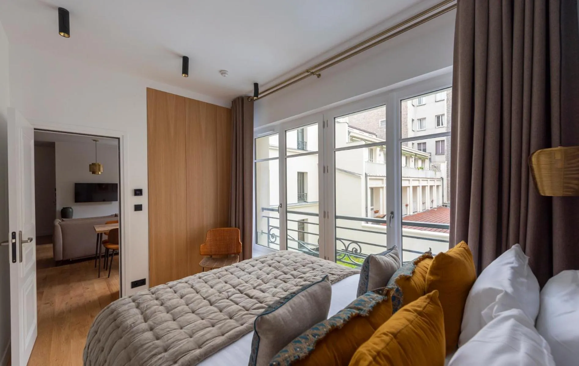 Other, Bed in O'Lord, 4 Etoiles, Residence de Luxe Champs-Elysees