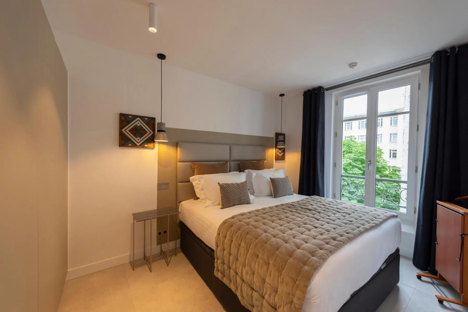 Other, Bed in O'Lord, 4 Etoiles, Residence de Luxe Champs-Elysees