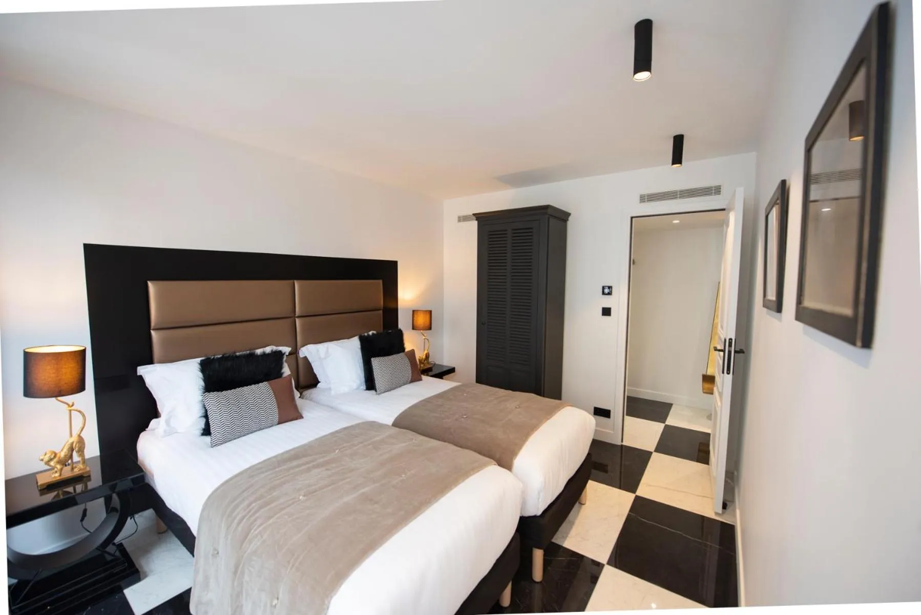 Other, Bed in O'Lord, 4 Etoiles, Residence de Luxe Champs-Elysees