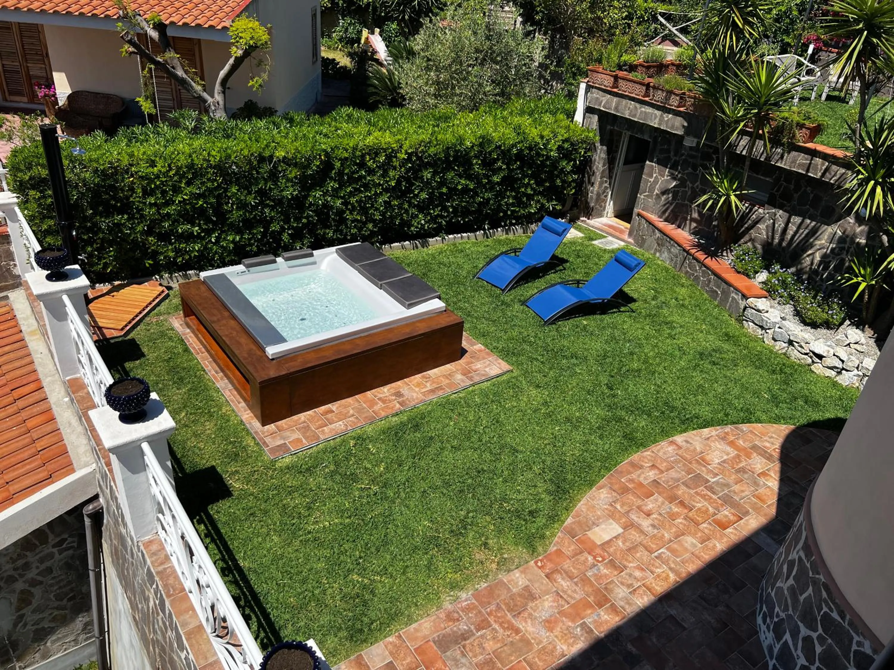 Hot Tub in Talìa Residence