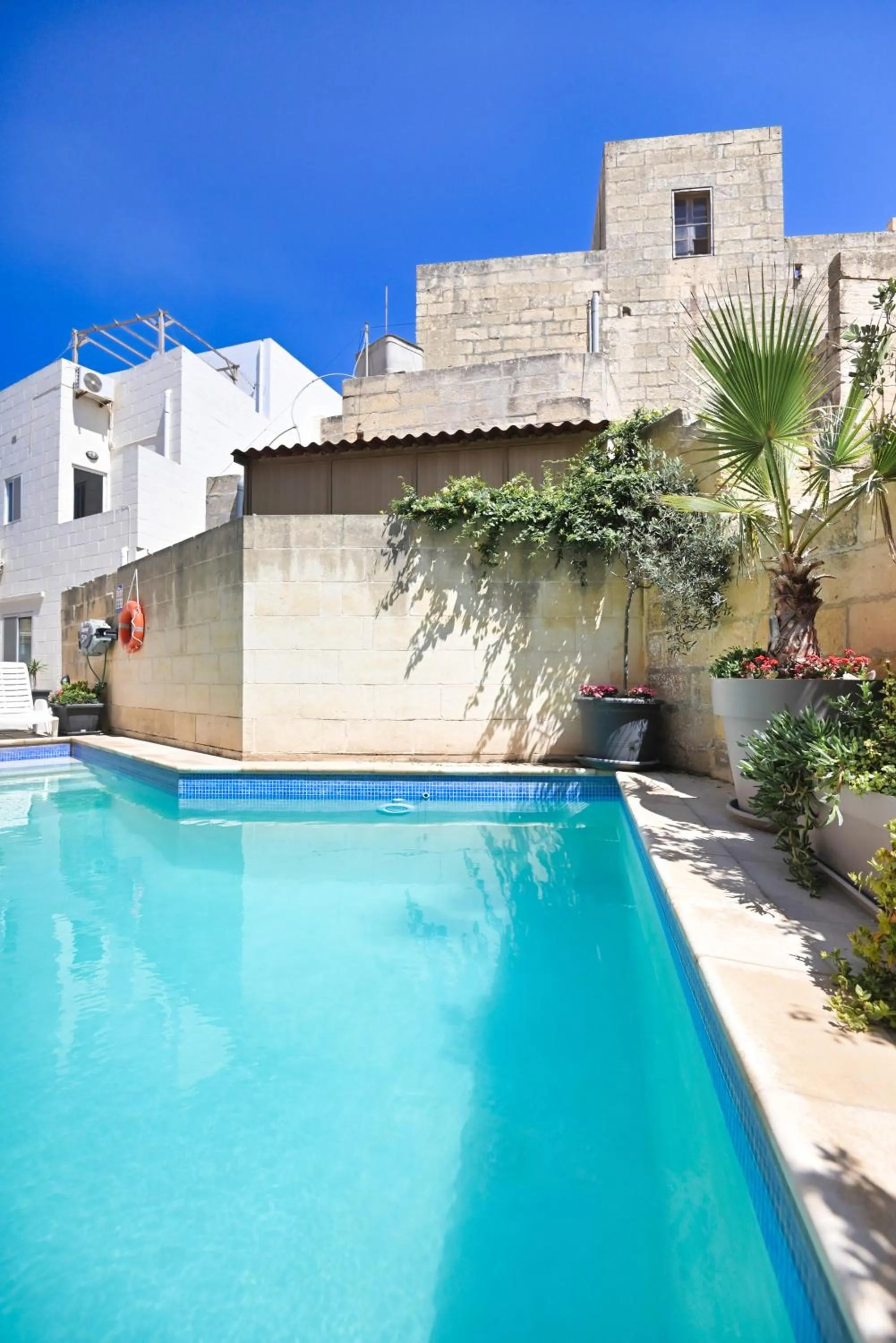 Pool view in The Cloisters Bed And Breakfast