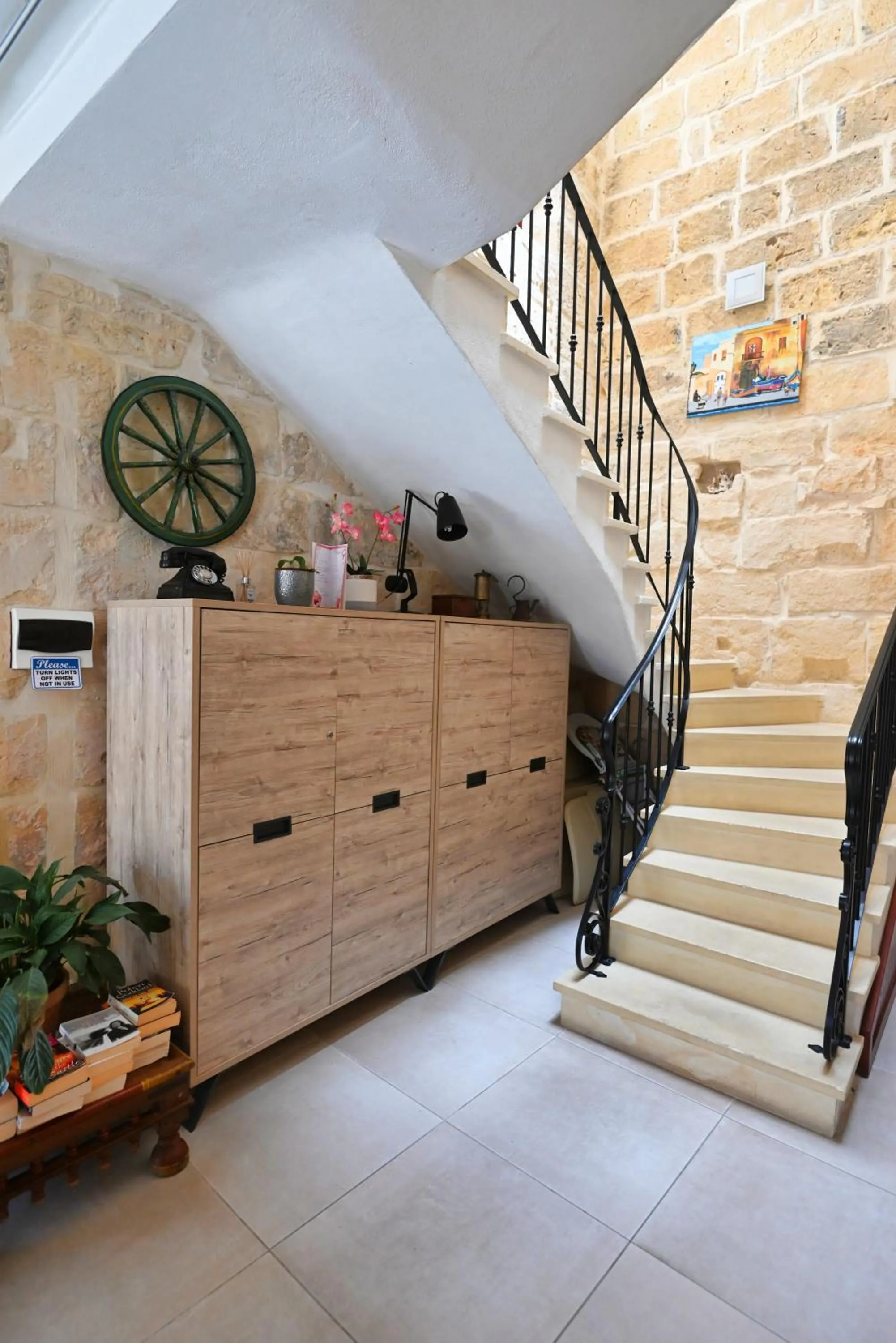 The Cloisters Bed And Breakfast