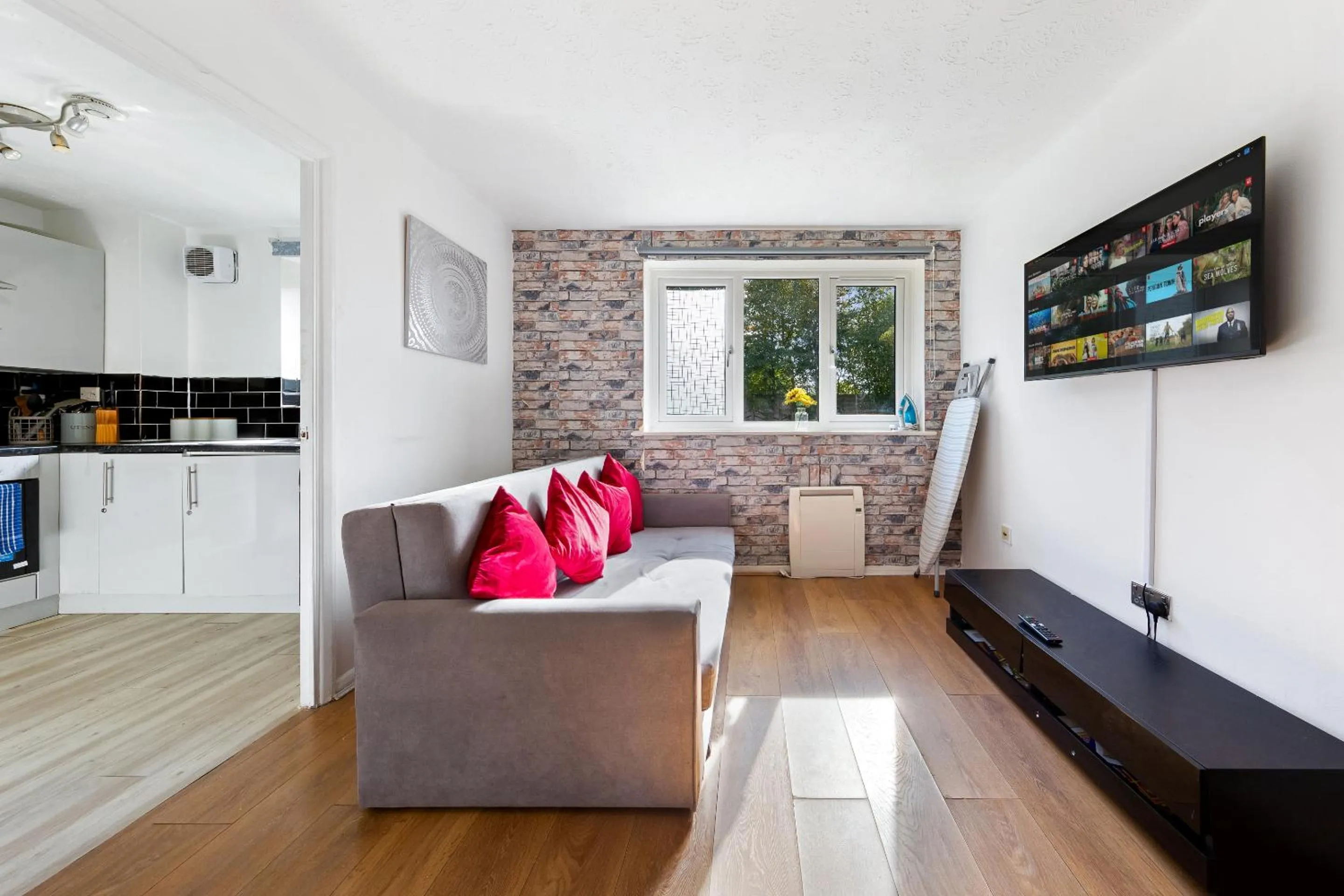 Living room in Stunning 1 bedroom apartment in Dagenham