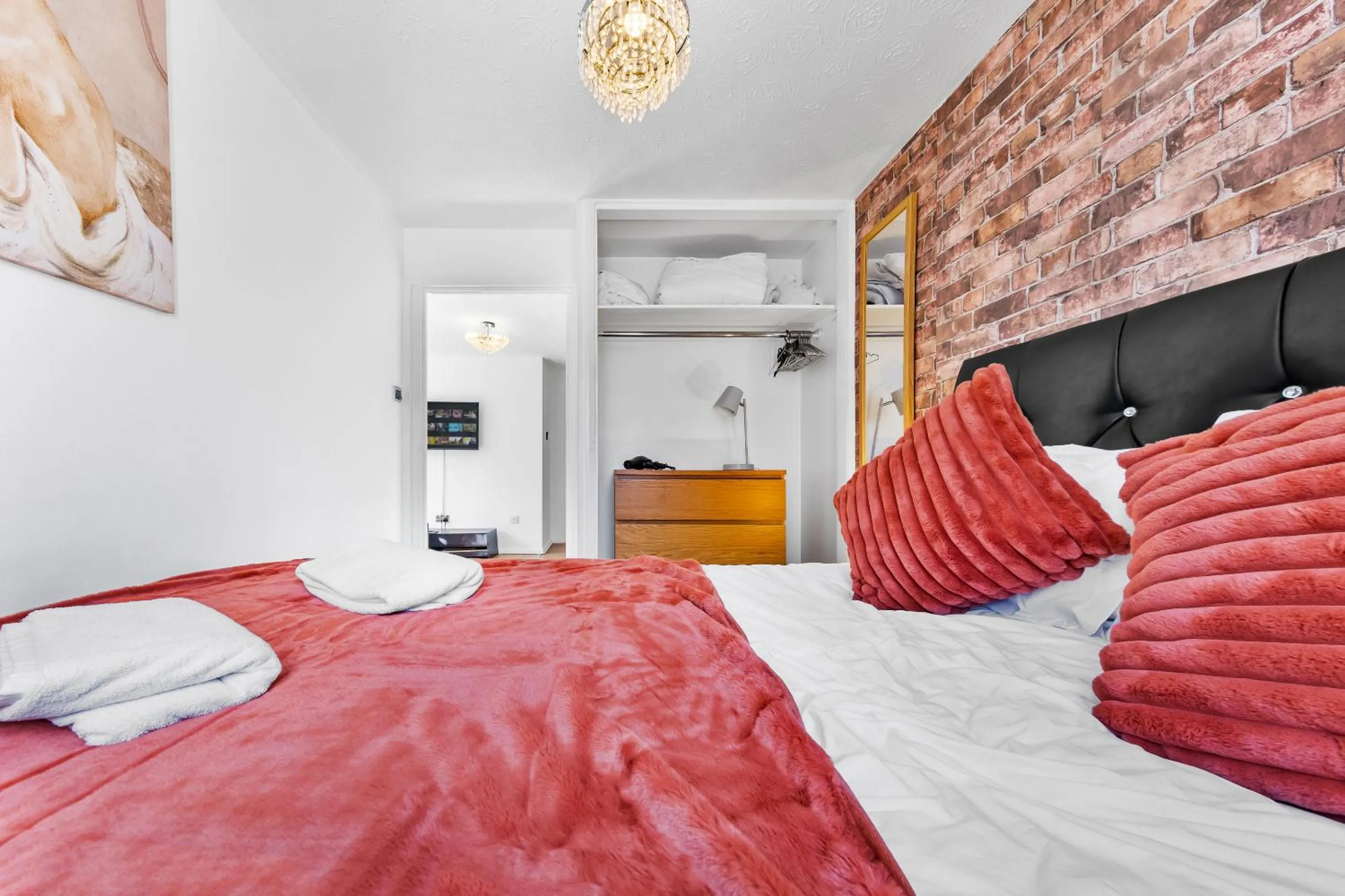 Bedroom, Bed in Stunning 1 bedroom apartment in Dagenham