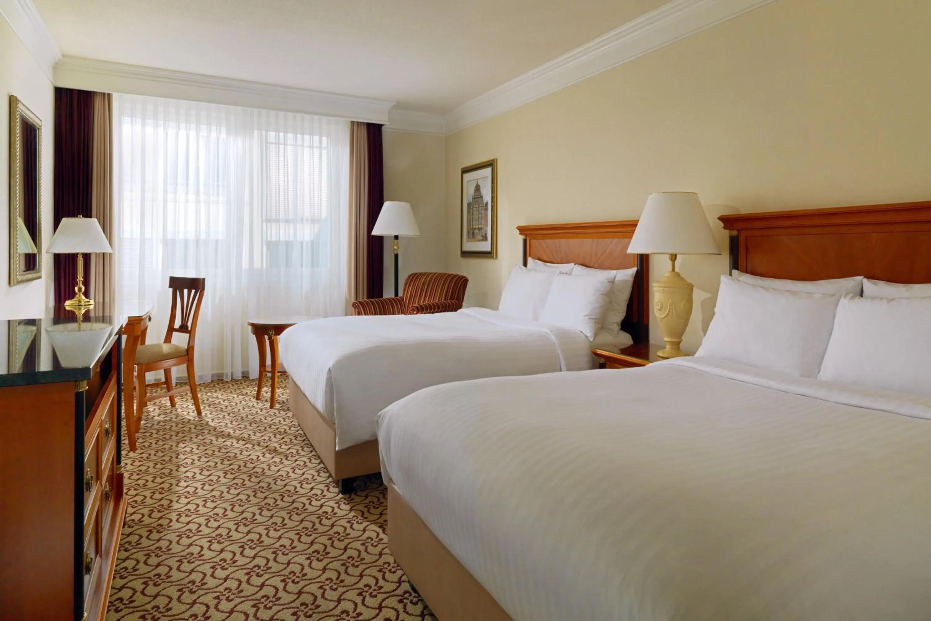 Photo of the whole room, Bed in Leipzig Marriott Hotel