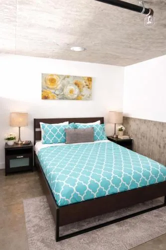 Modern 2 Bdrm w/Parking in the Heart of Hillcrest