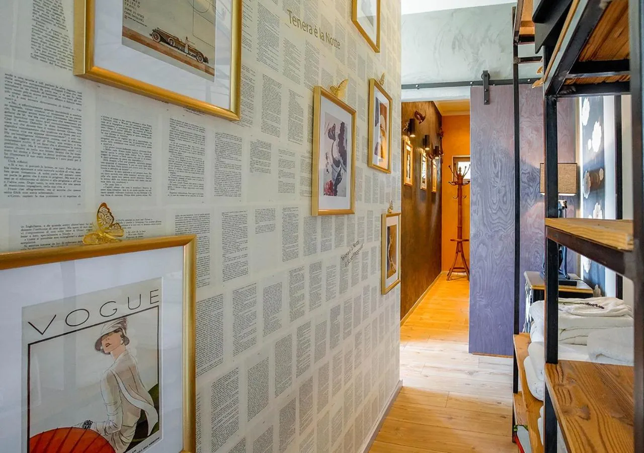 Decorative detail in The Lake House