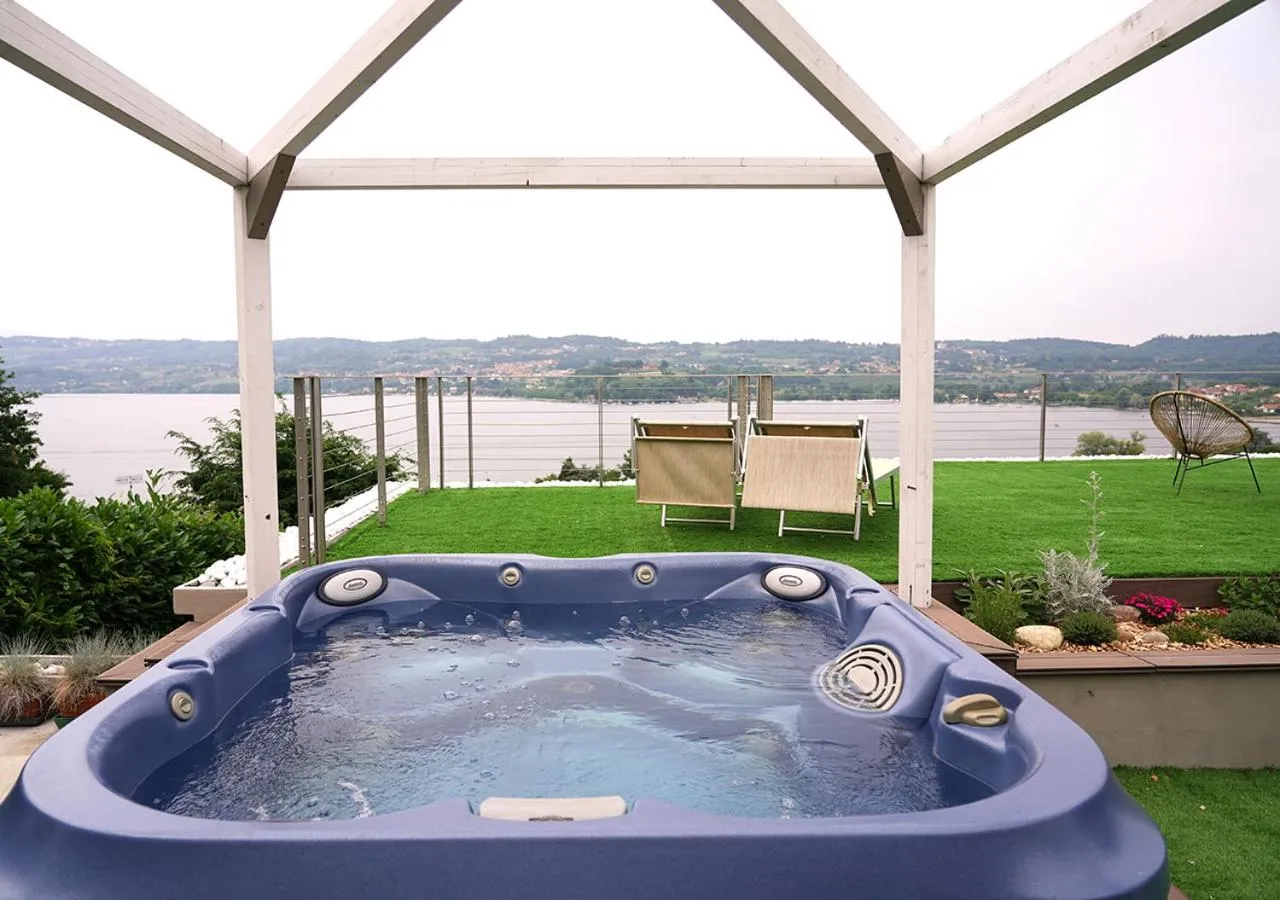 Hot Tub in The Lake House
