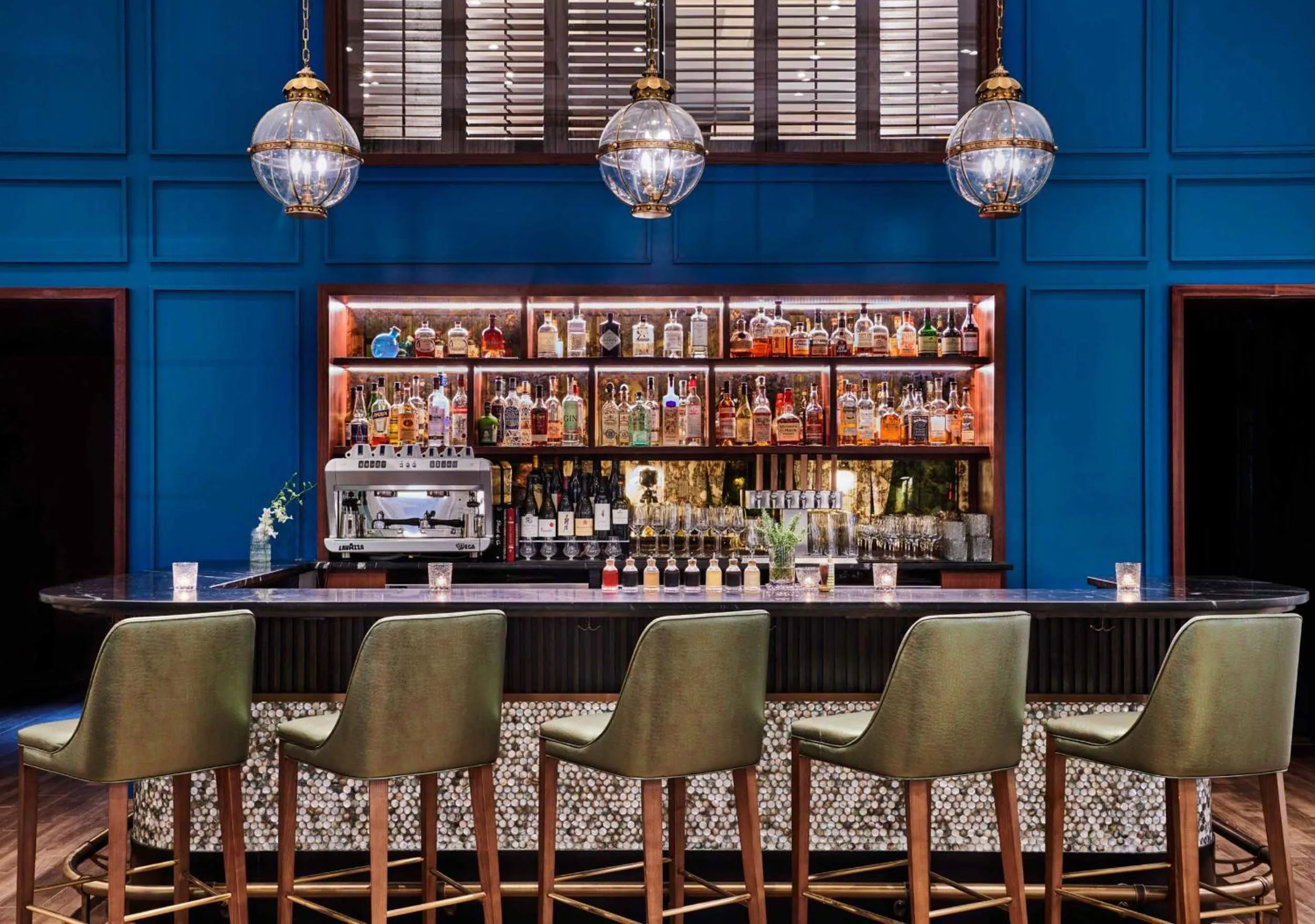 Lounge or bar in The Loutrel