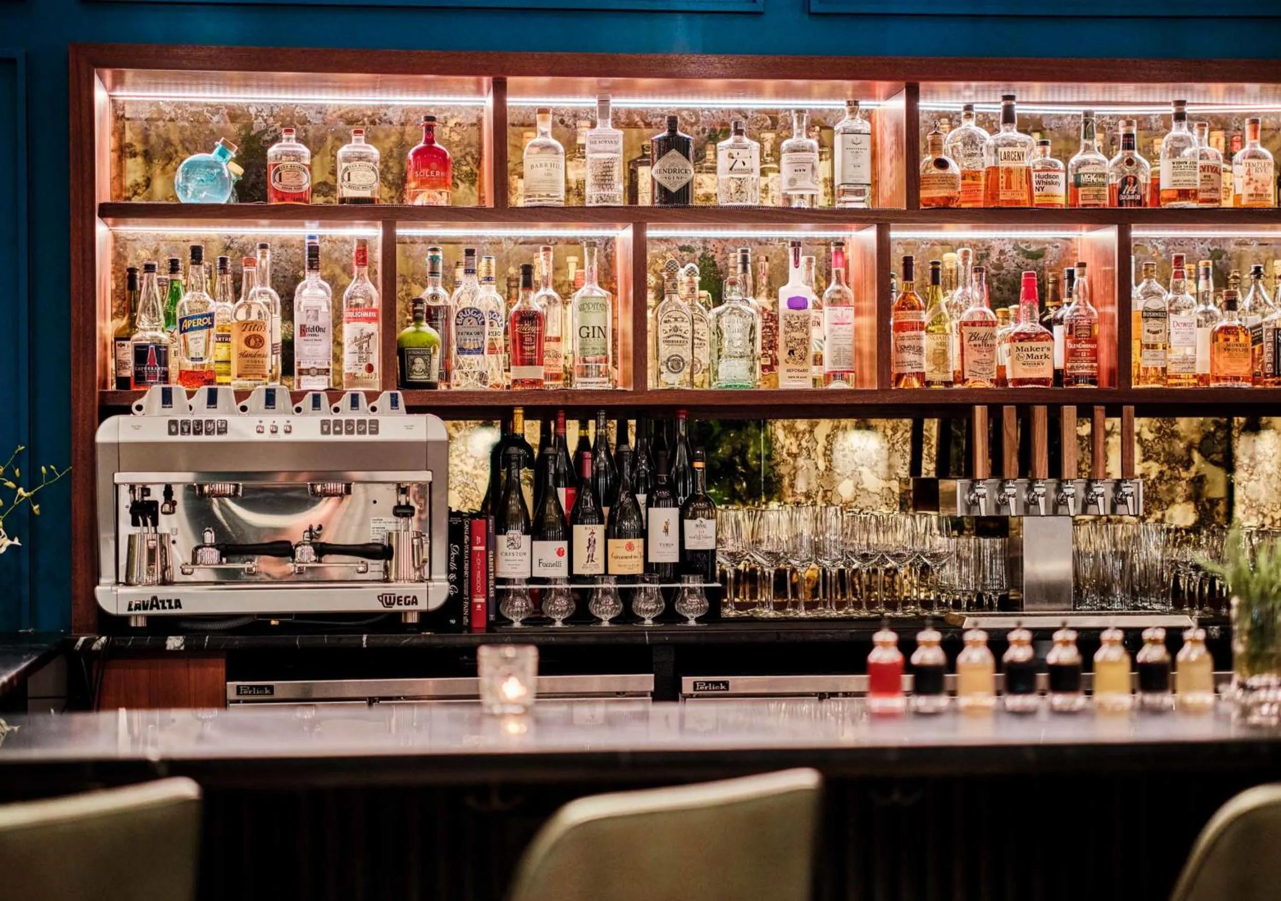 Lounge or bar in The Loutrel