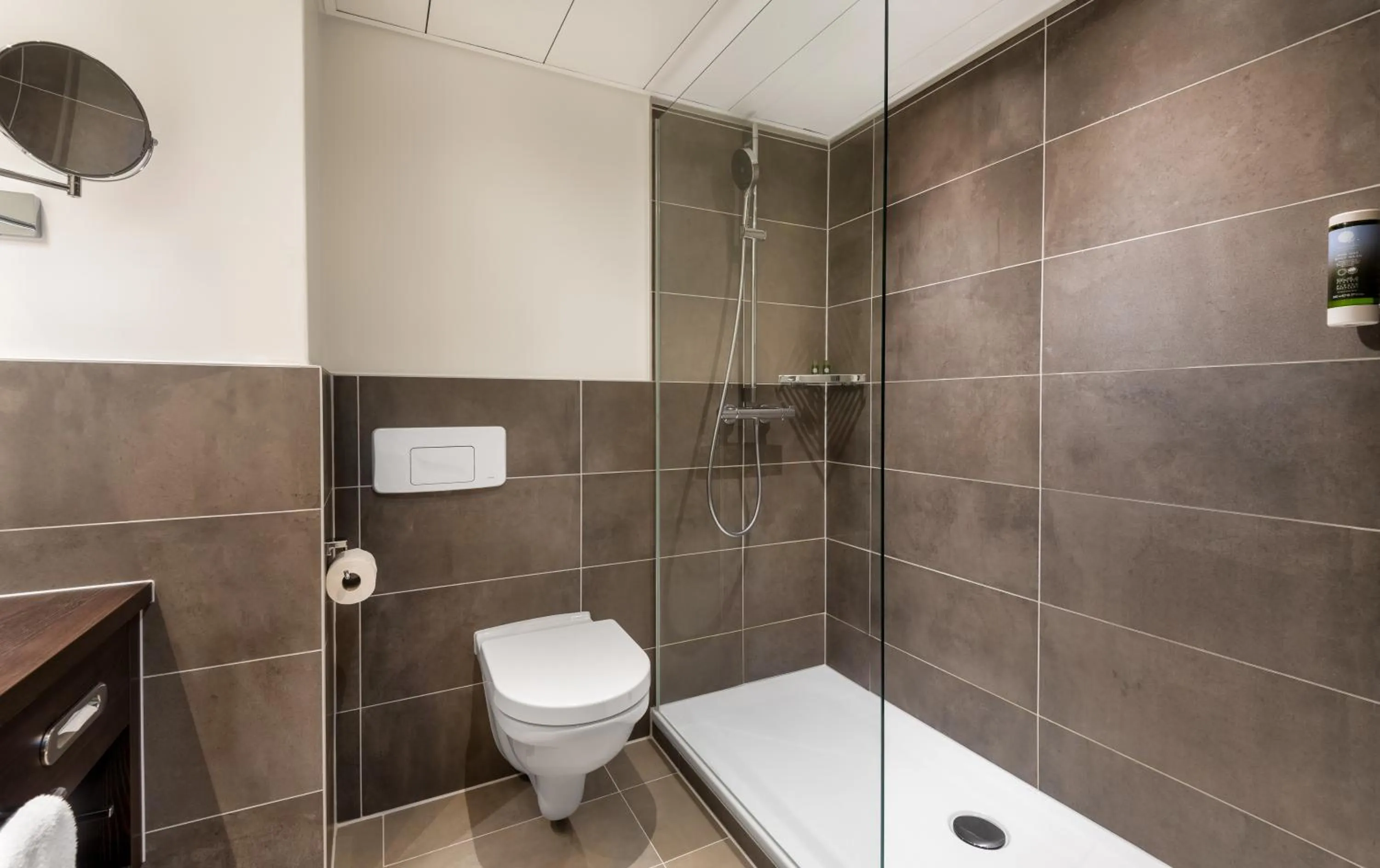 Bathroom in Wyndham Grand Salzburg Conference Centre