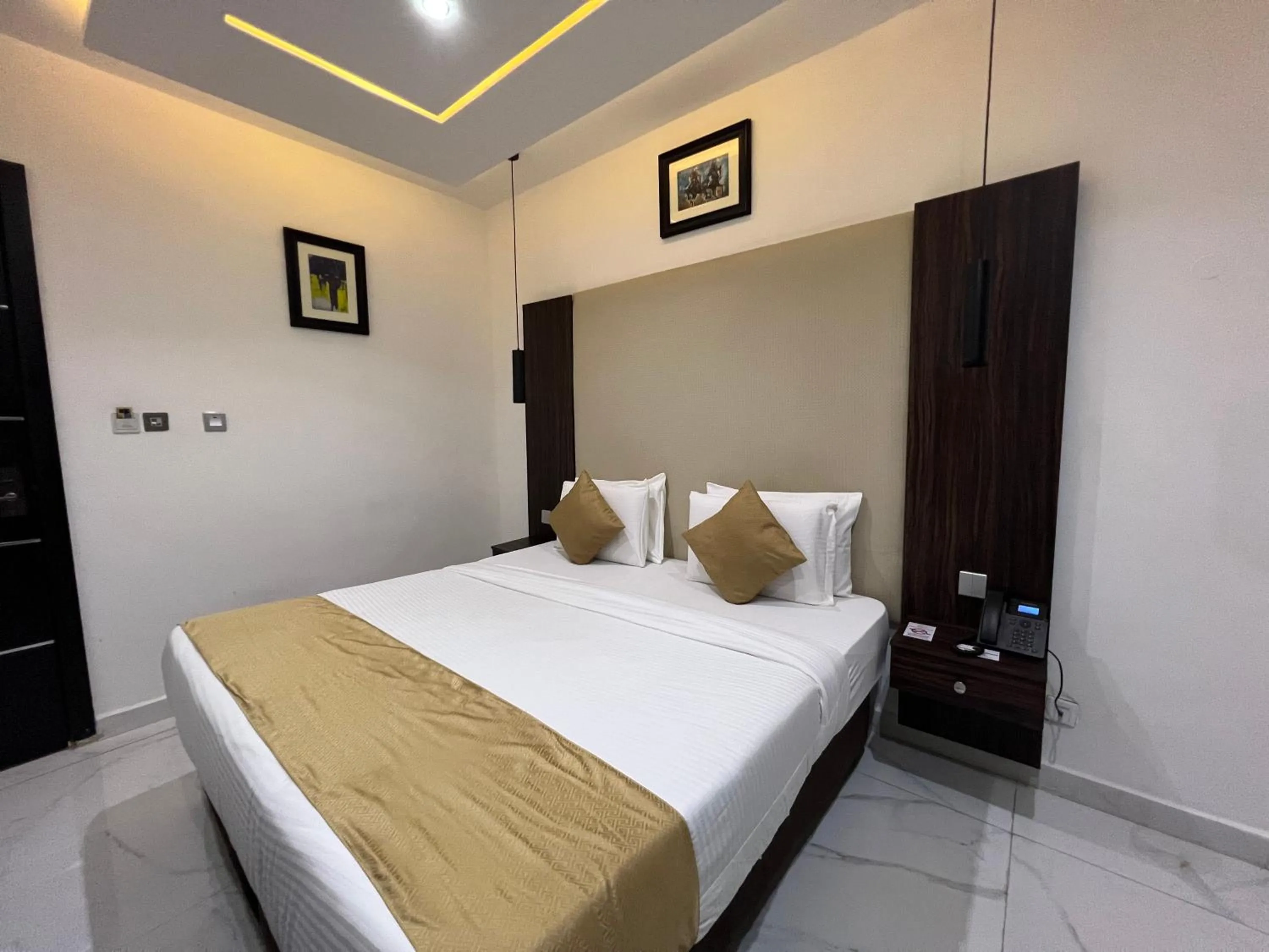 Riviera Hotel, Apartments & Resorts