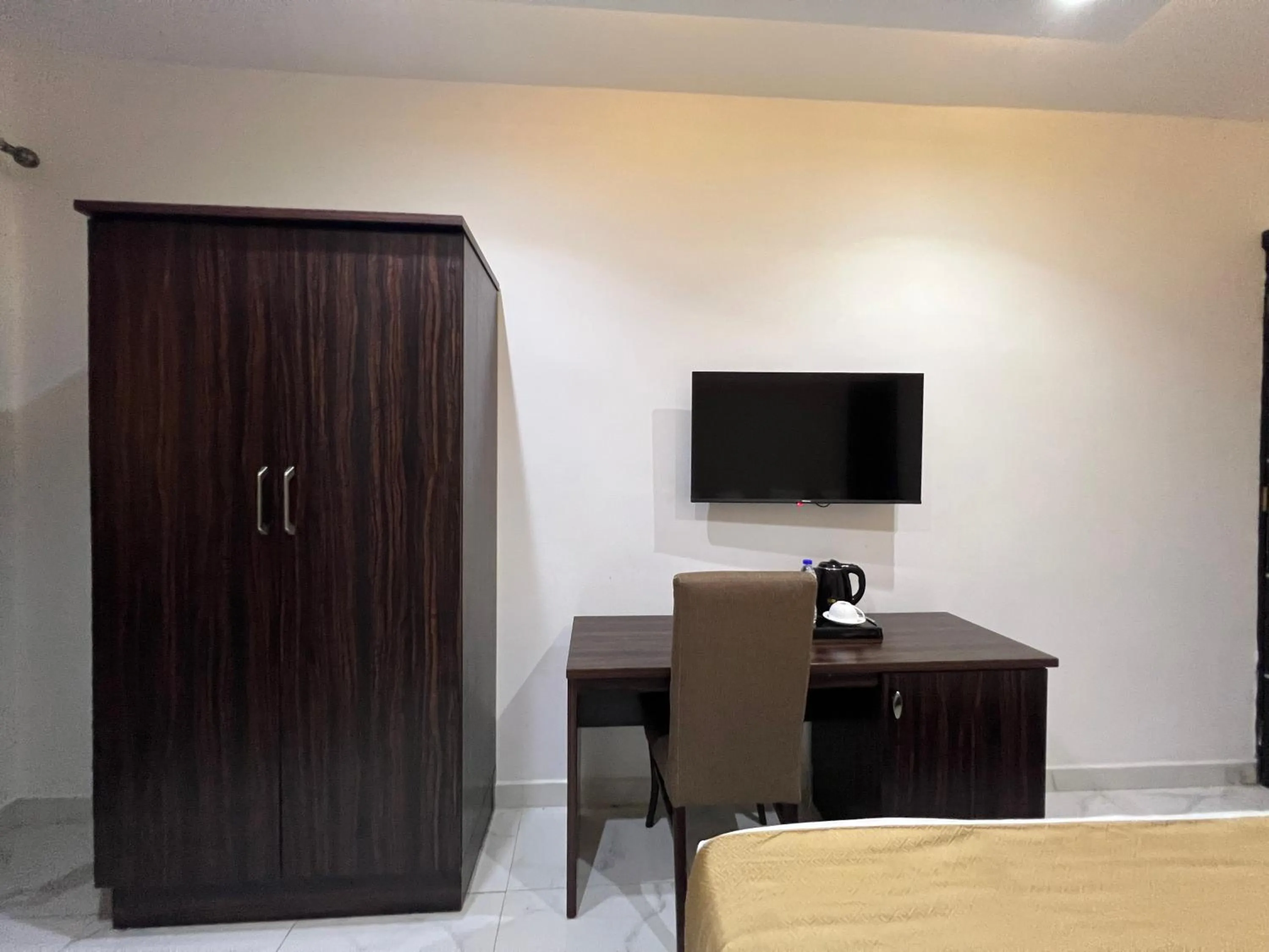 TV and multimedia in Riviera Hotel, Apartments & Resorts