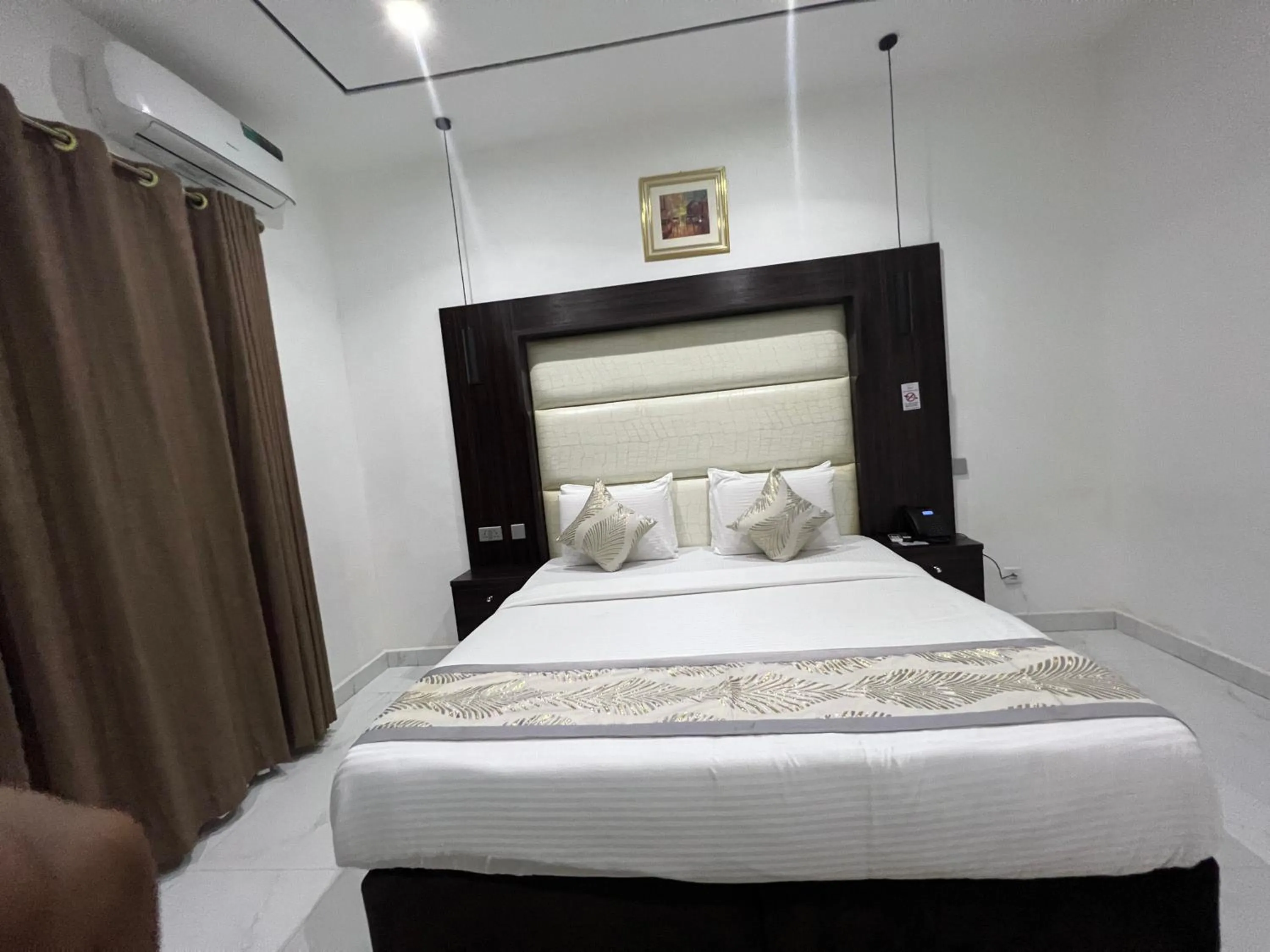 Bed in Riviera Hotel, Apartments & Resorts