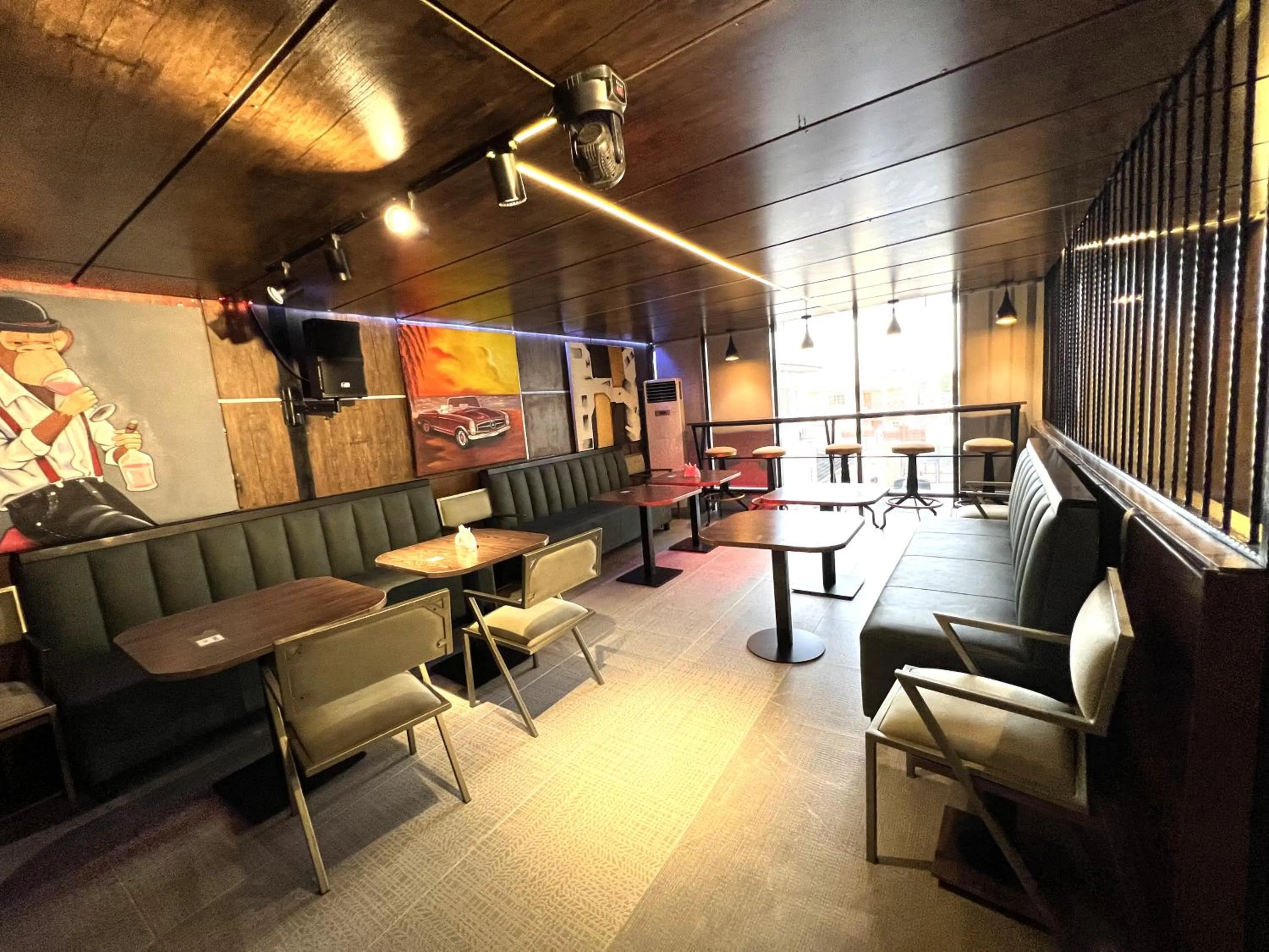 Lounge or bar in Riviera Hotel, Apartments & Resorts