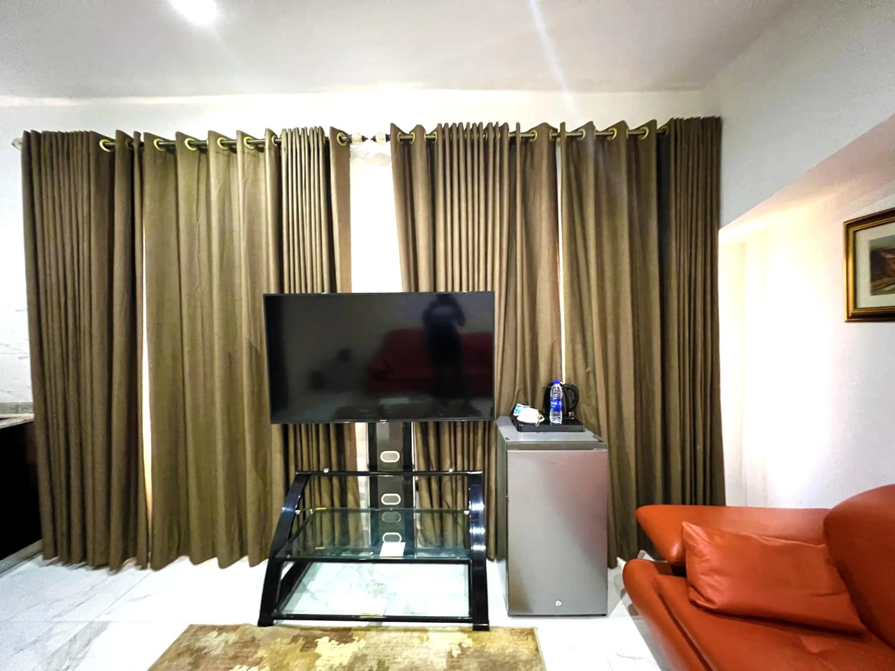 Communal lounge/ TV room in Riviera Hotel, Apartments & Resorts