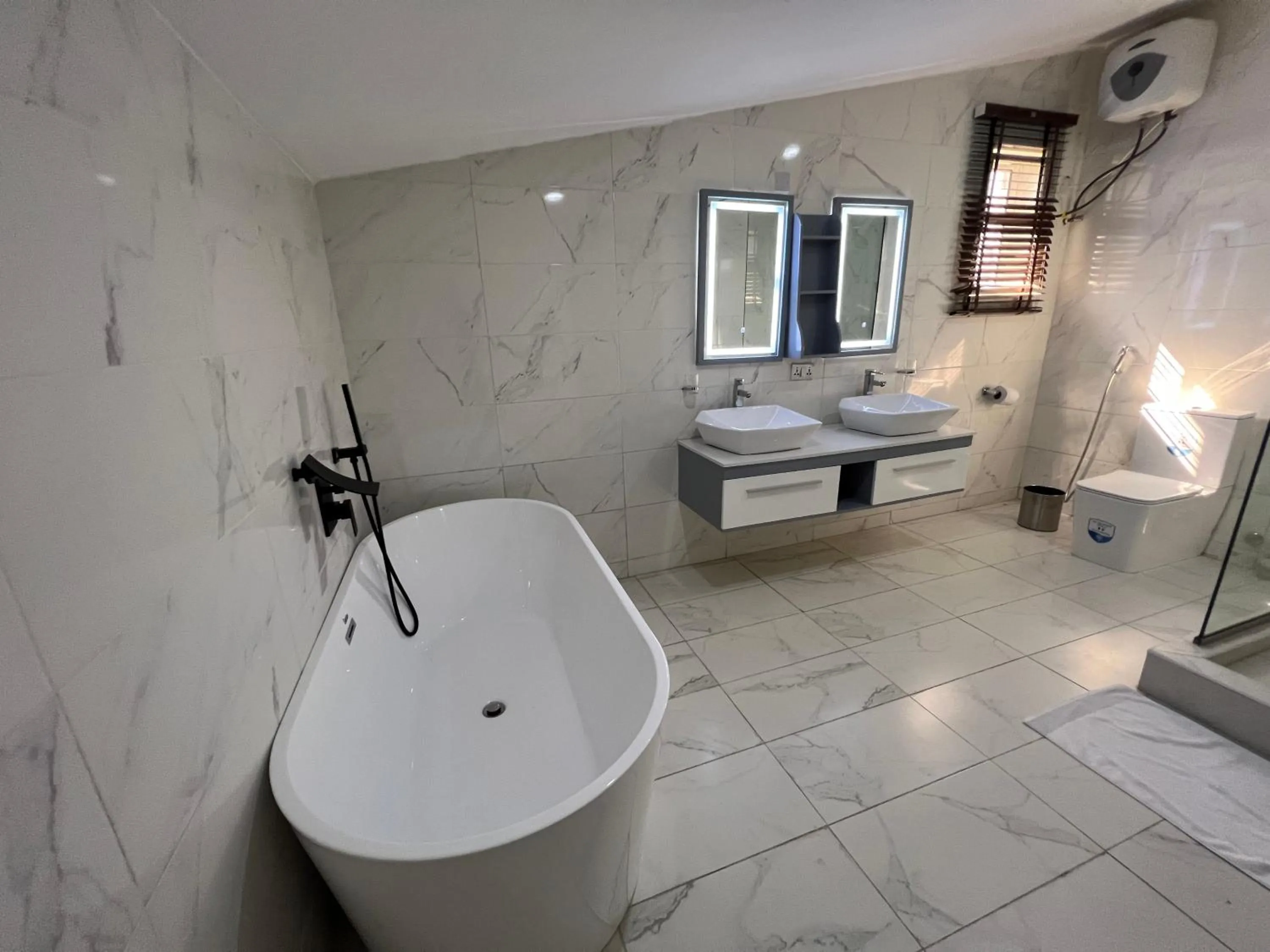 Shower in Riviera Hotel, Apartments & Resorts