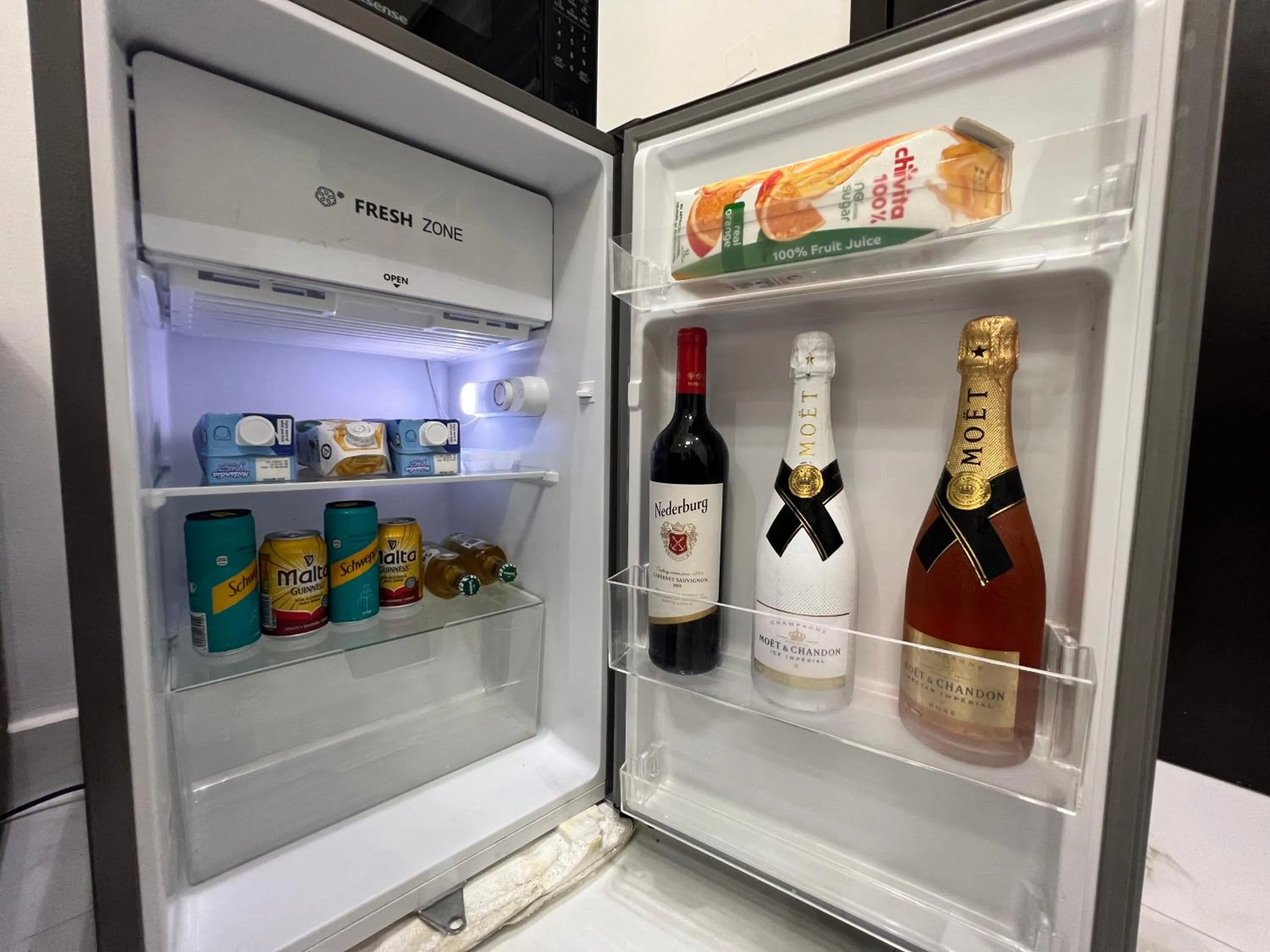 Food and drinks in Riviera Hotel, Apartments & Resorts