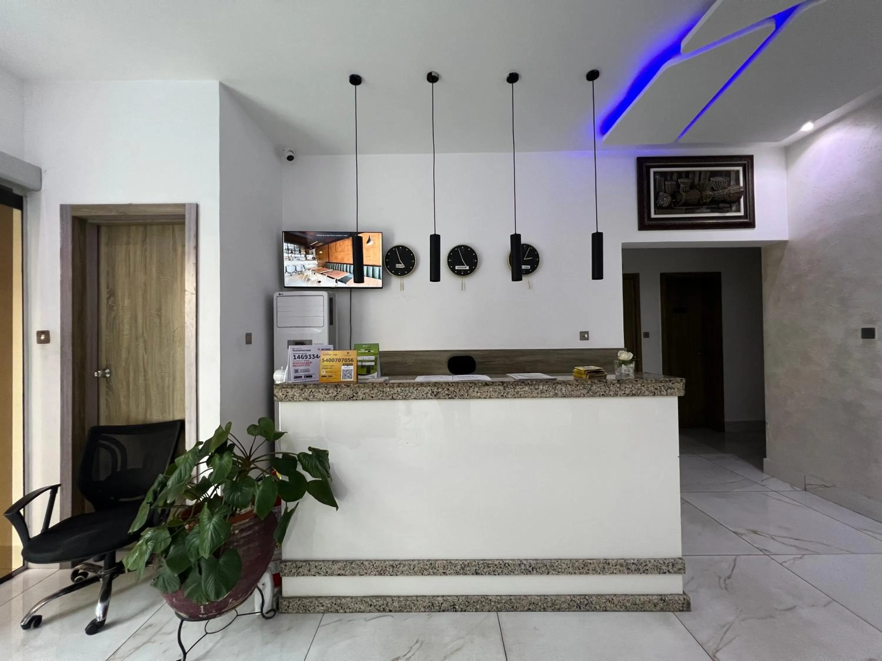 Lobby or reception in Riviera Hotel, Apartments & Resorts