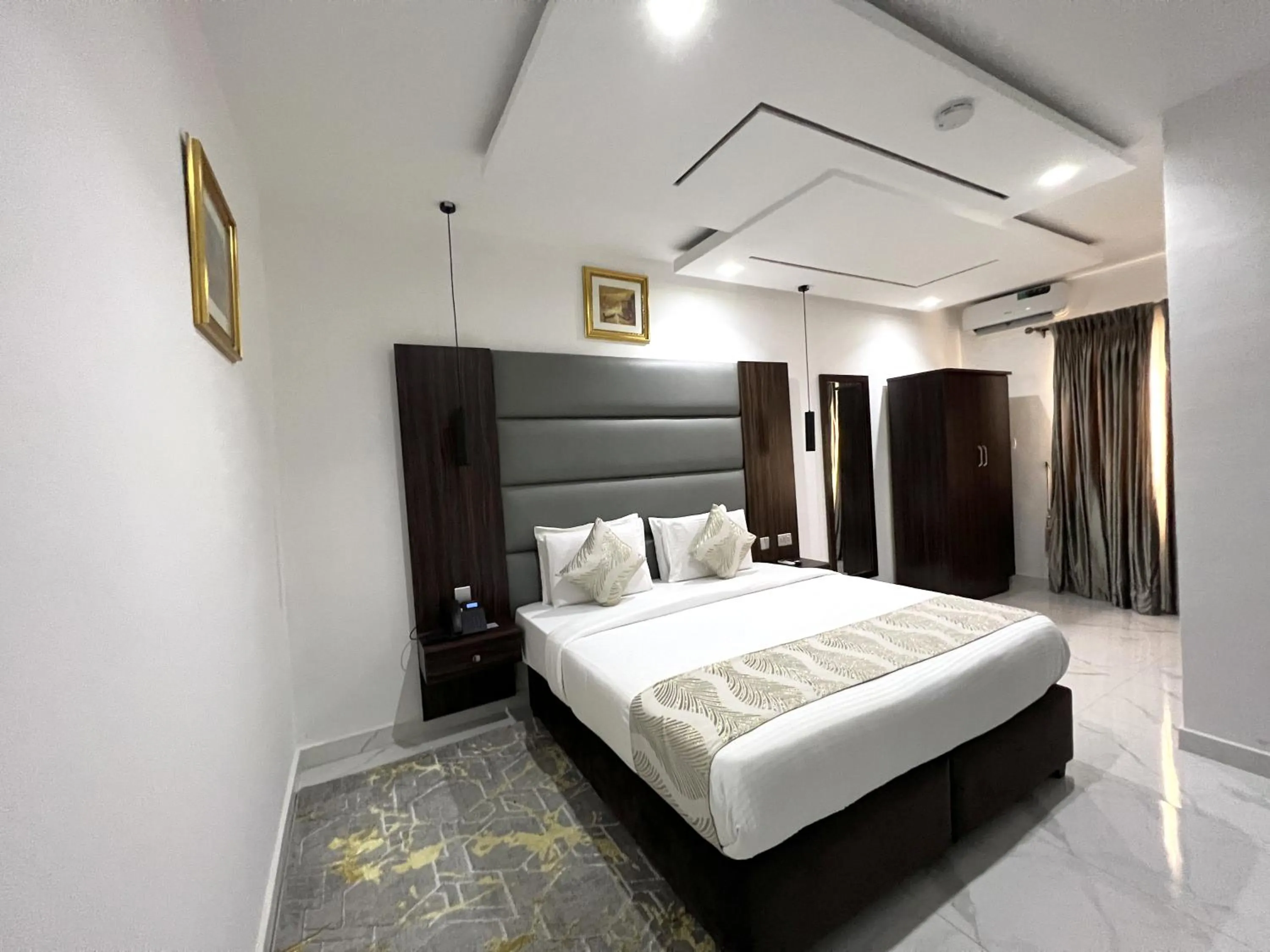 Bed in Riviera Hotel, Apartments & Resorts