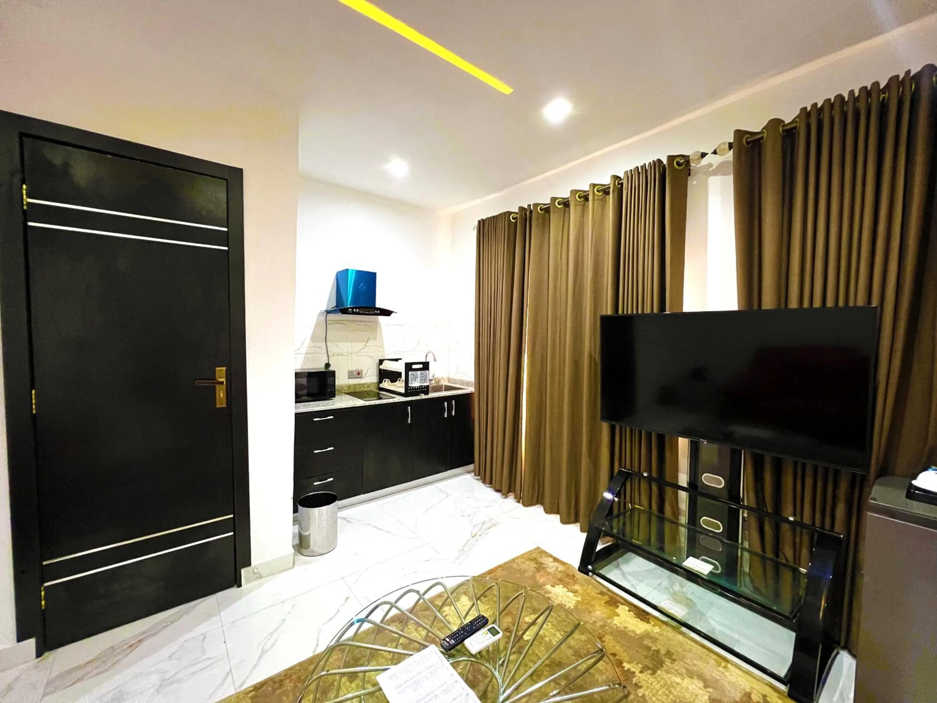 Communal lounge/ TV room in Riviera Hotel, Apartments & Resorts