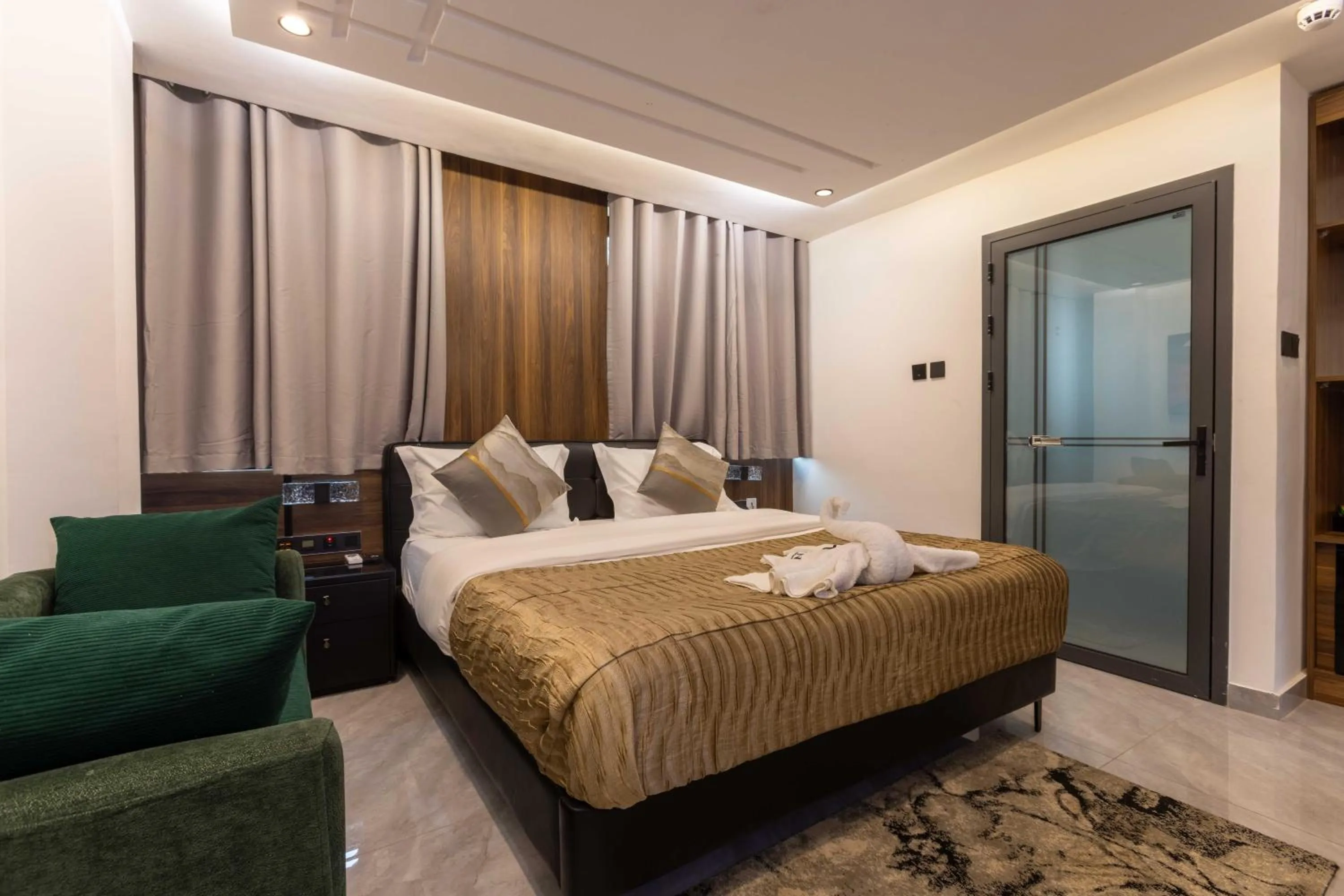 Bed in The Cabyn Boutique Hotel