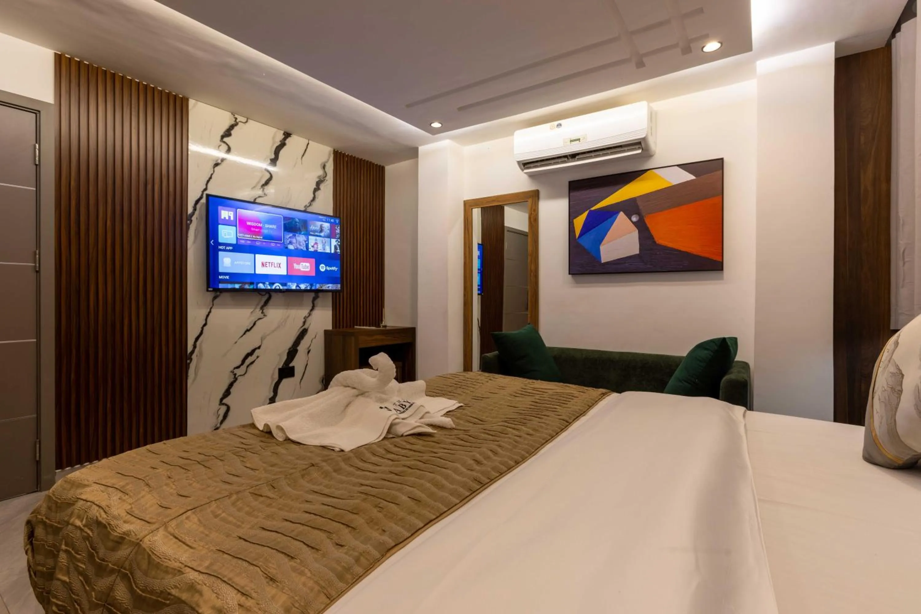 Bed in The Cabyn Boutique Hotel