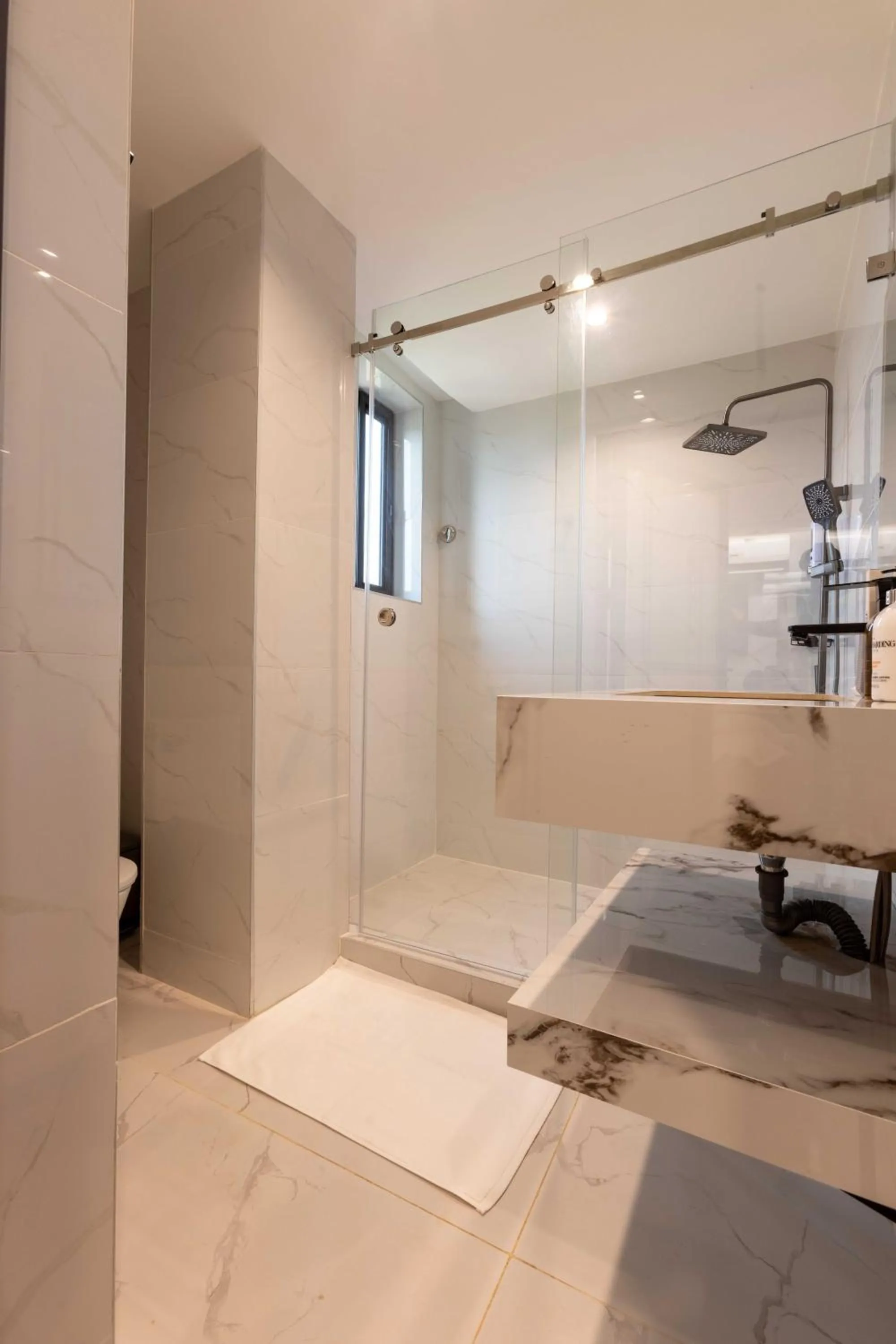 Shower in The Cabyn Boutique Hotel