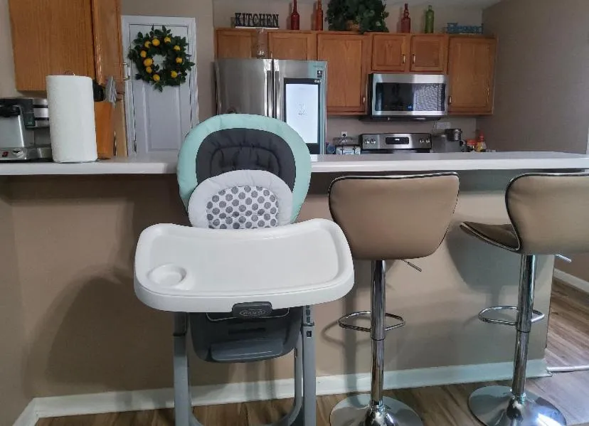 Smart Entire Loft, 3 br, 2 bath, with 3 tv