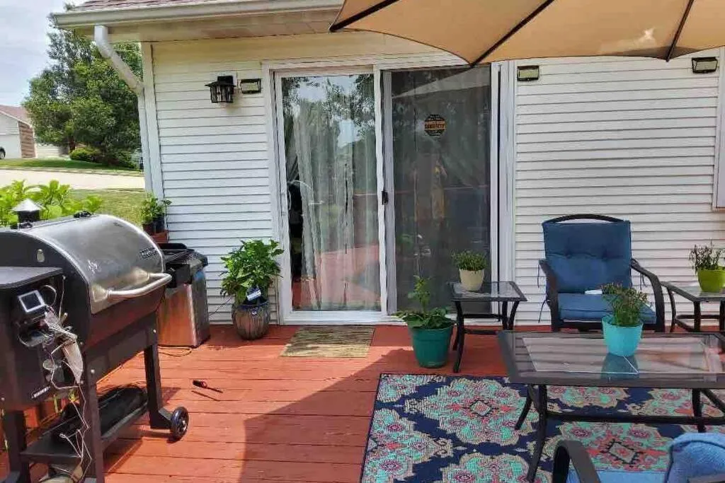 Smart Entire Loft, 3 br, 2 bath, with 3 tv