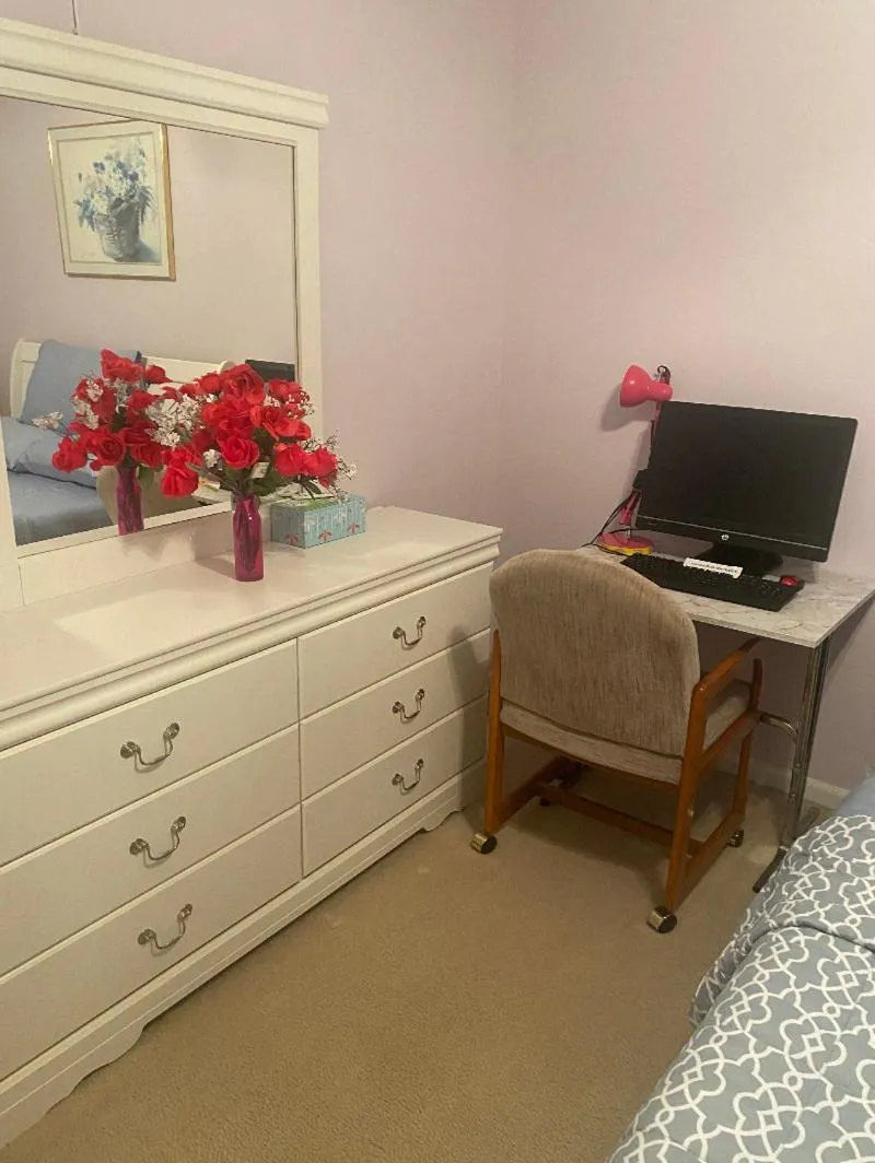 Smart Entire Loft, 3 br, 2 bath, with 3 tv