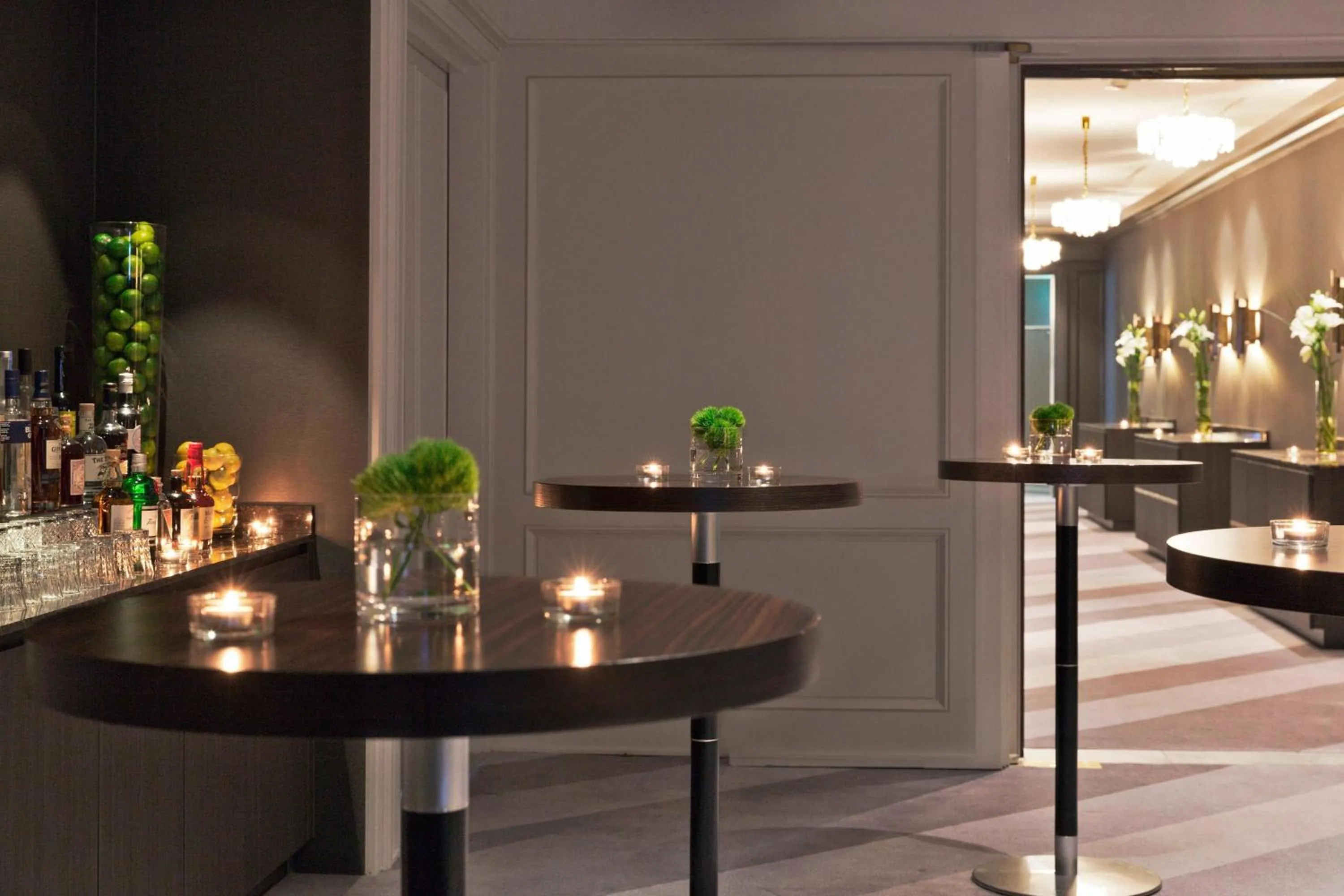 Lobby or reception in Renaissance Vienna Schönbrunn Hotel